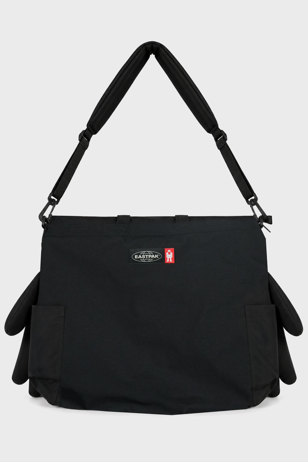 × EAST PAK MONSTER CARRY BAG BLACK