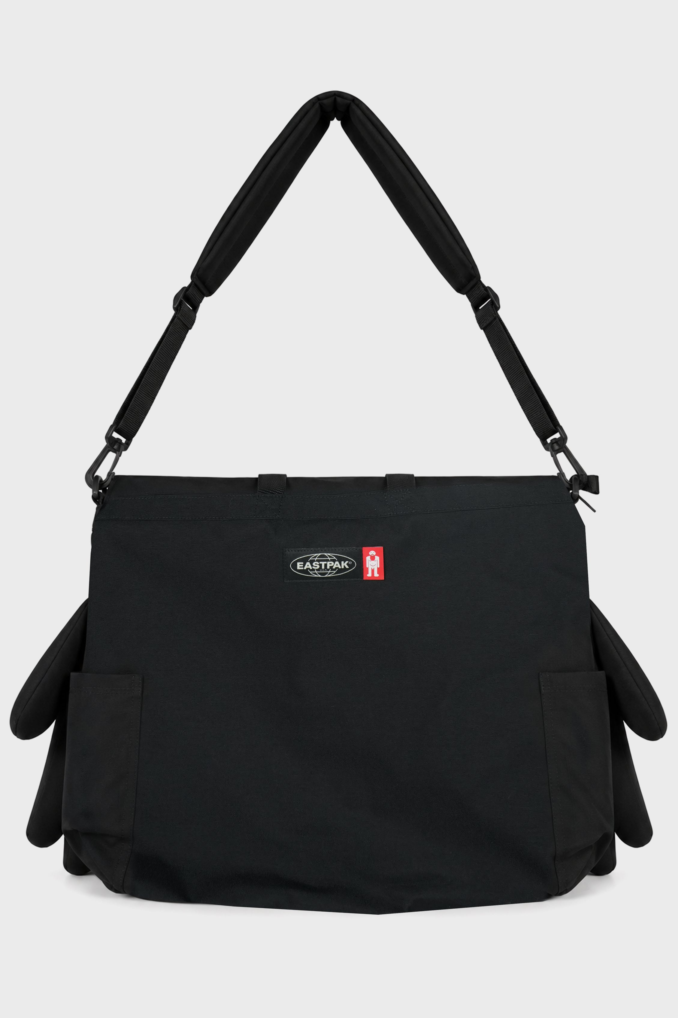 × EAST PAK MONSTER CARRY BAG BLACK