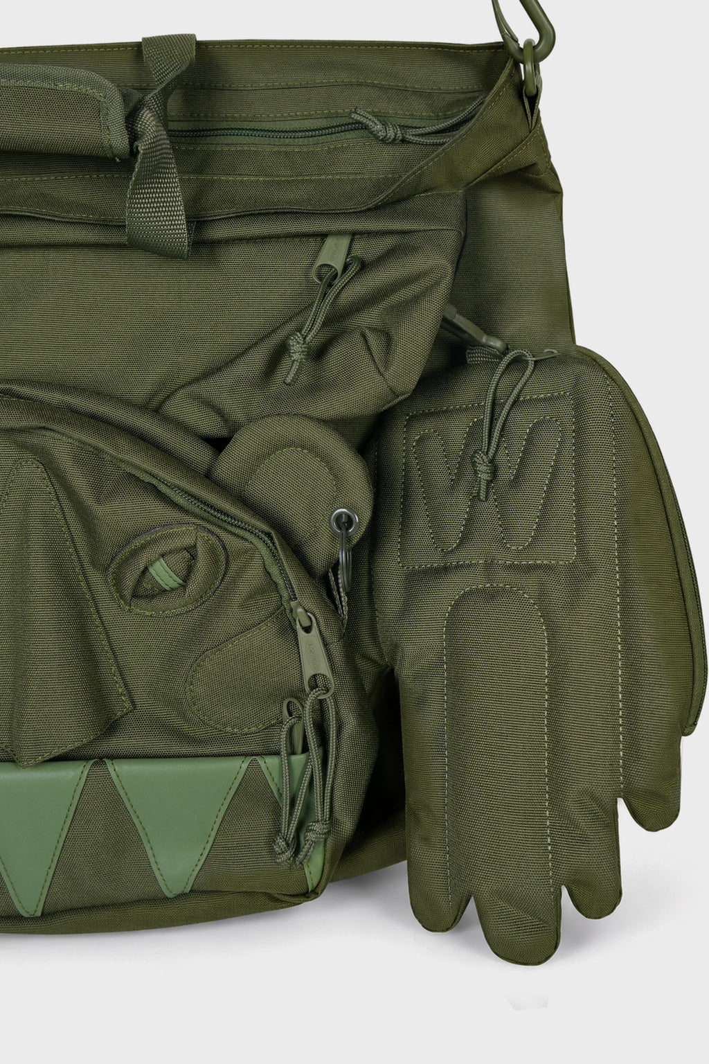 × EAST PAK MONSTER CARRY BAG MILITARY GREEN