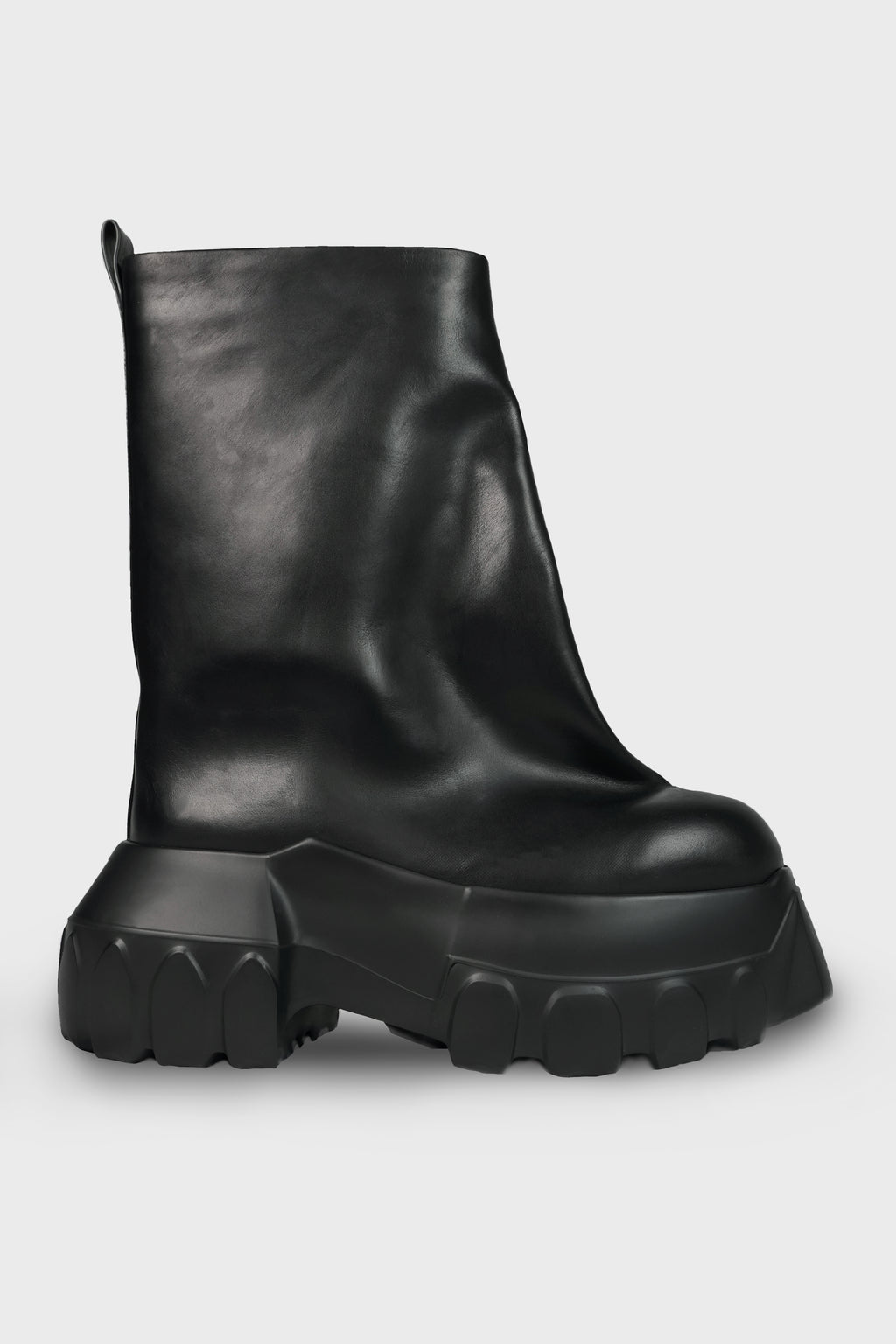 FLARED MEGA TRACTOR BLACK