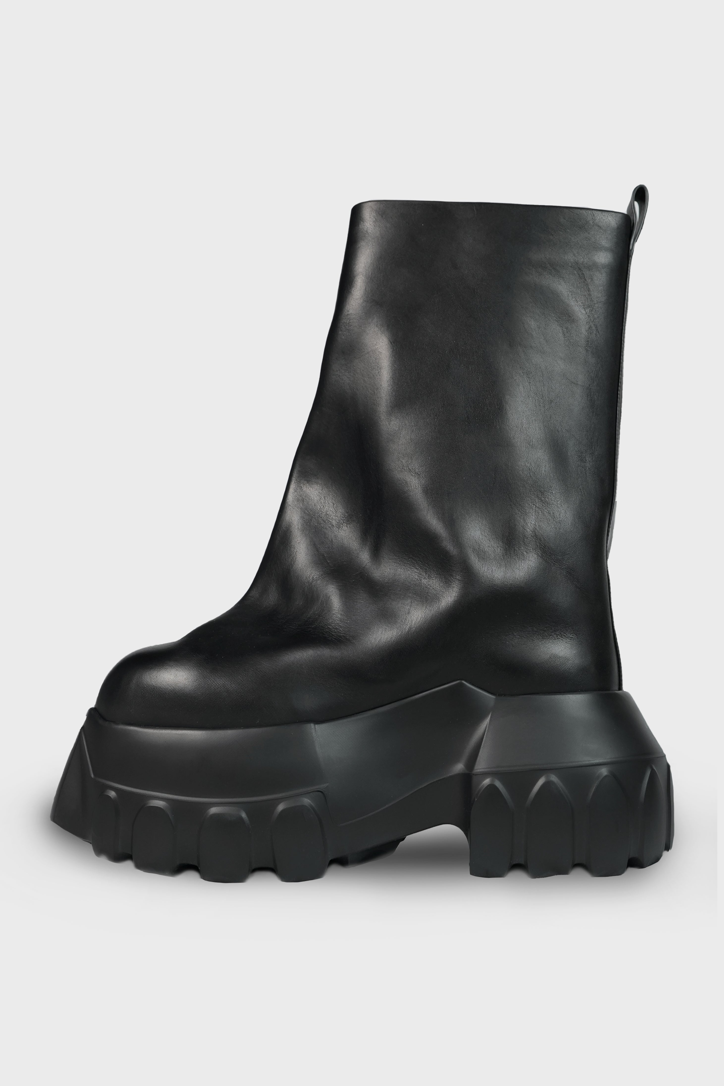 FLARED MEGA TRACTOR BLACK