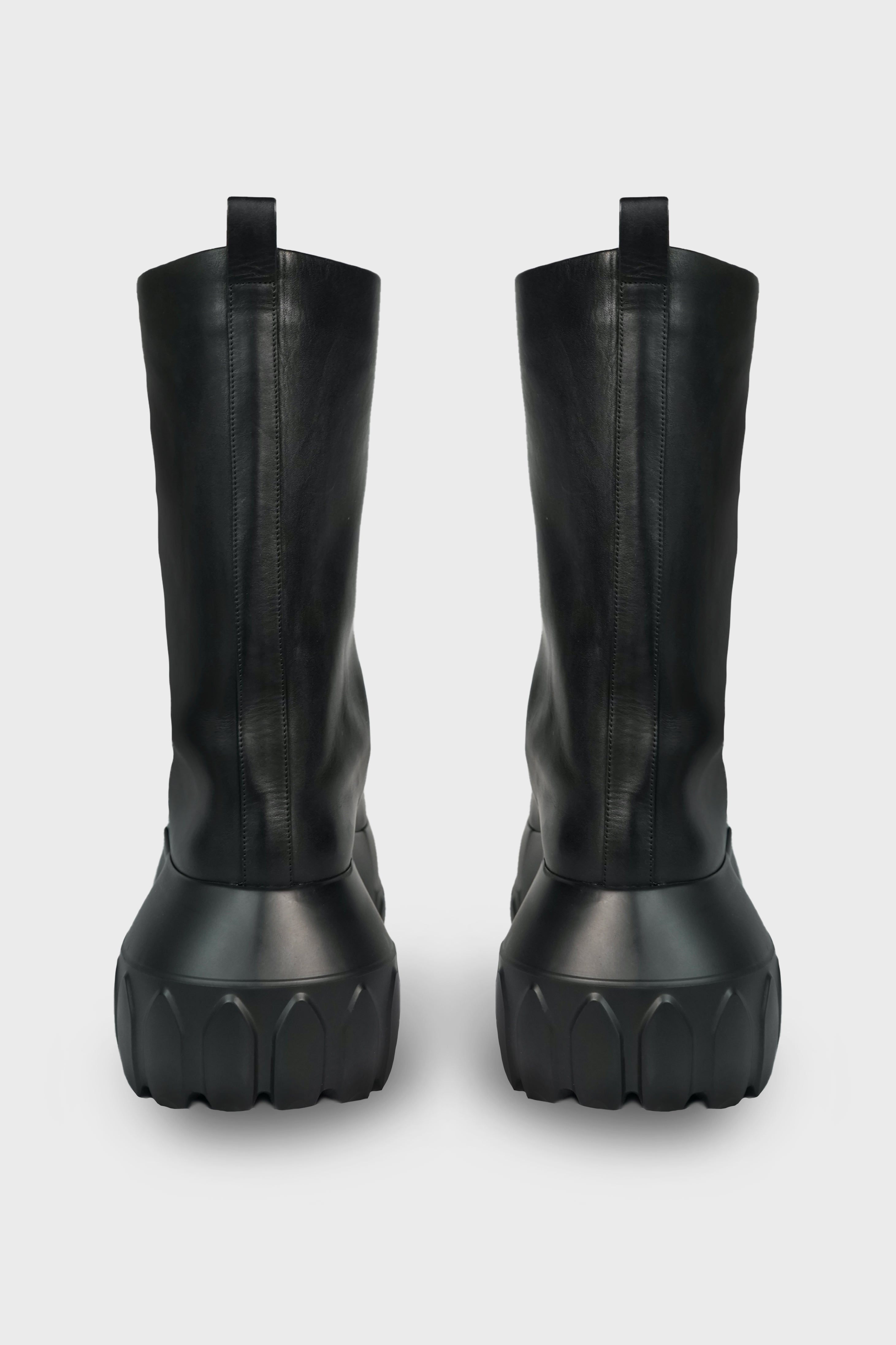 FLARED MEGA TRACTOR BLACK