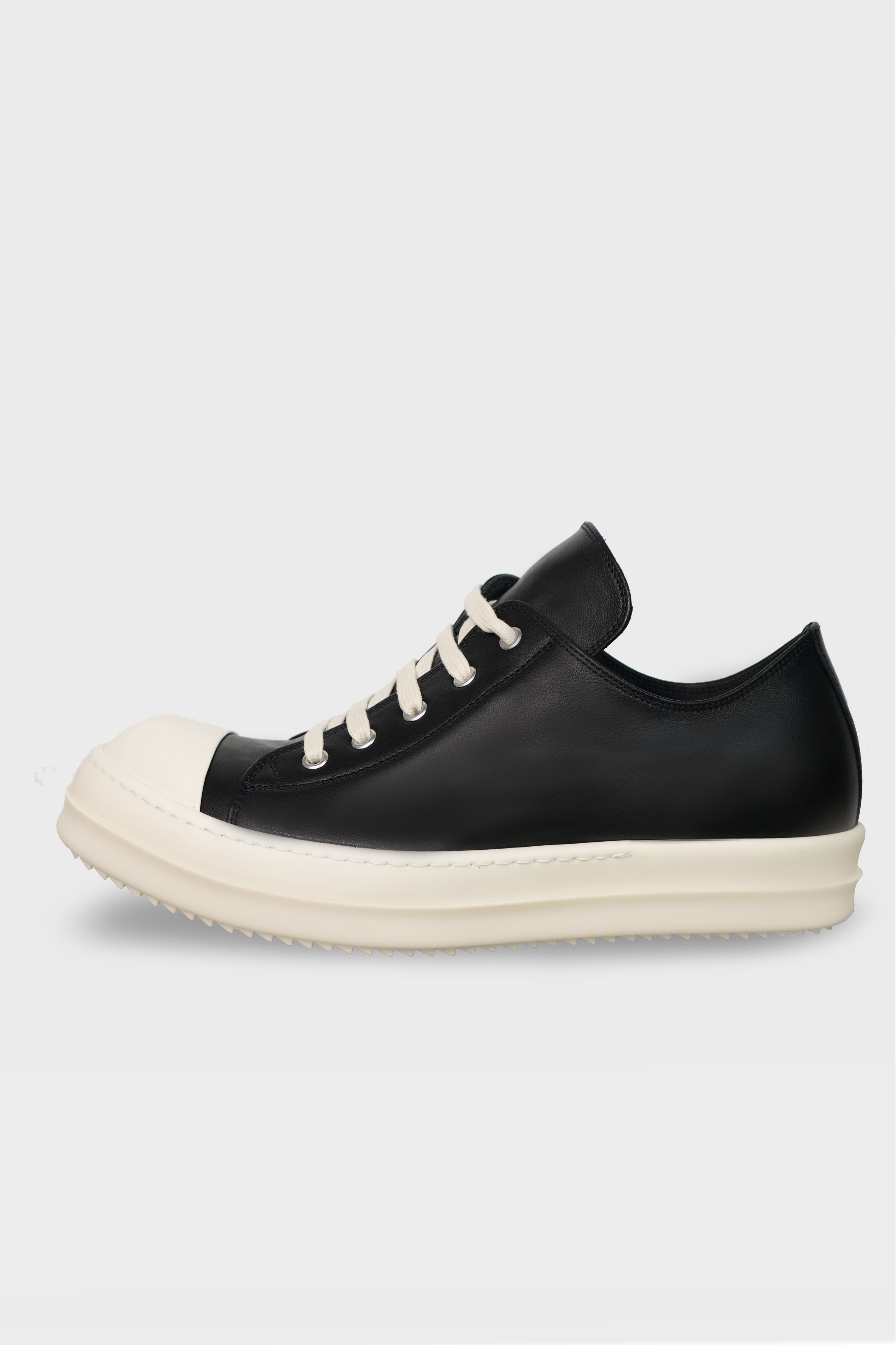 EXTREME LOW SNEAKS BLACK/MILK/MILK