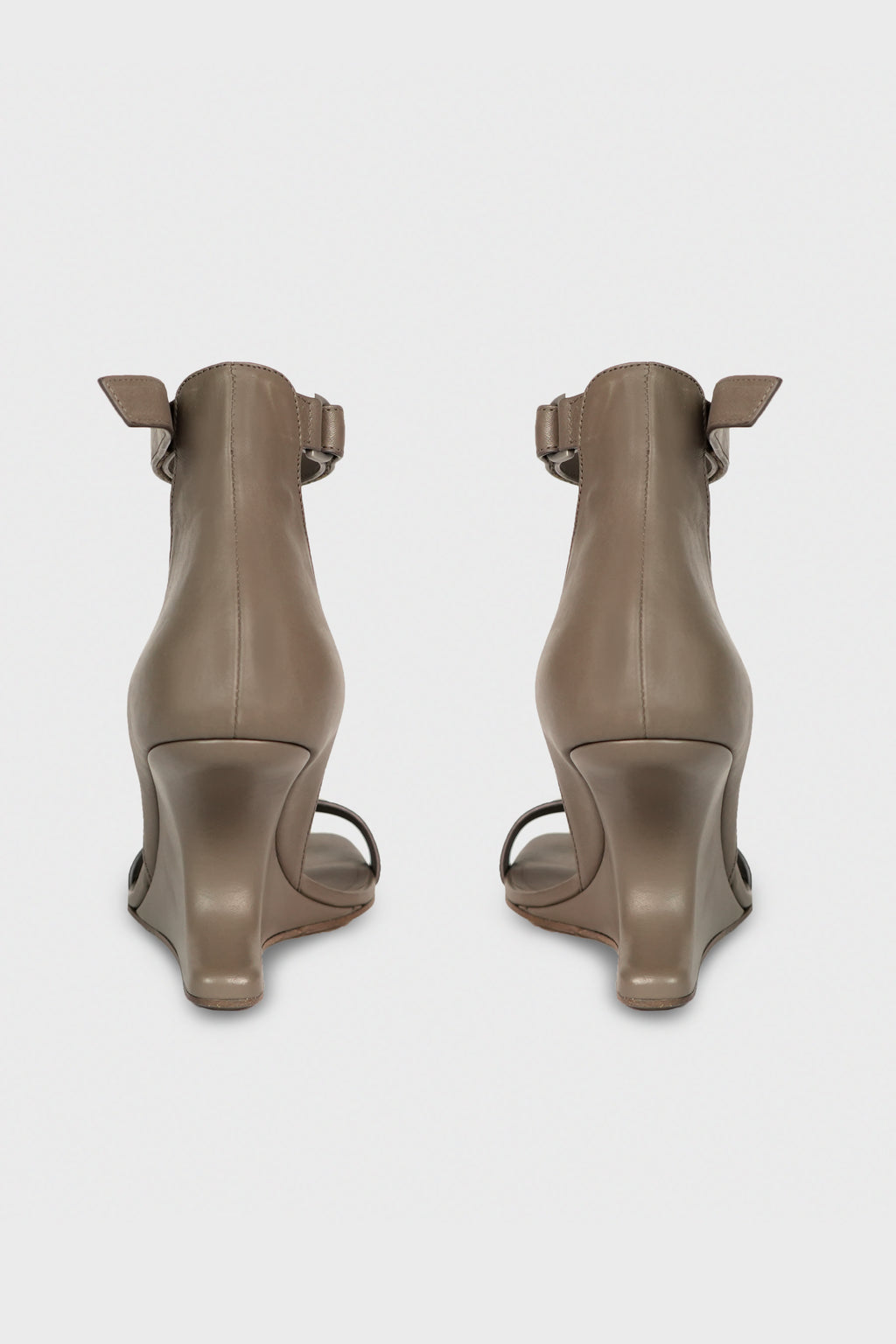 CANTILEVER 8 MINIMAL SANDAL DUST