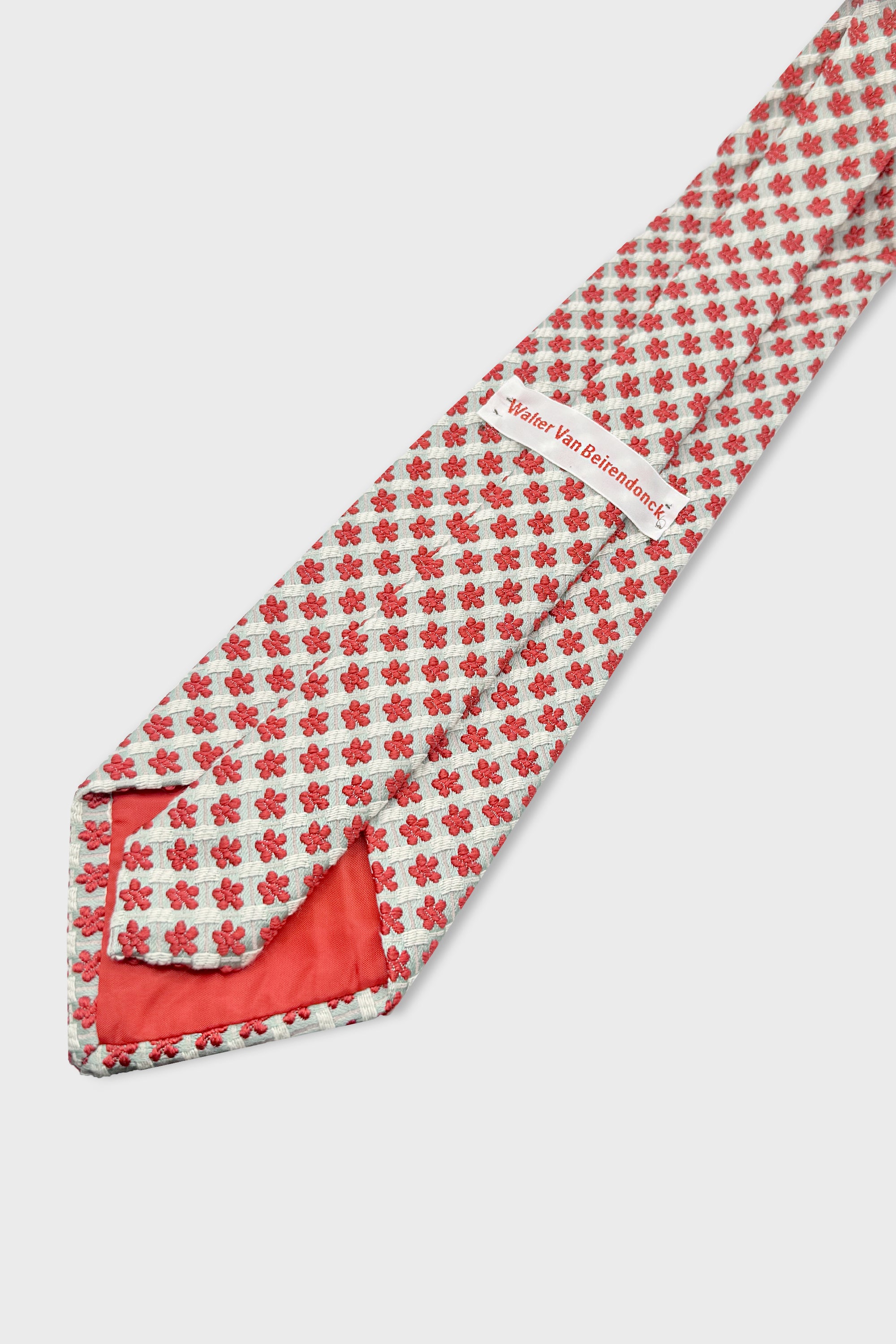 WALTER TIE RED FLOWER