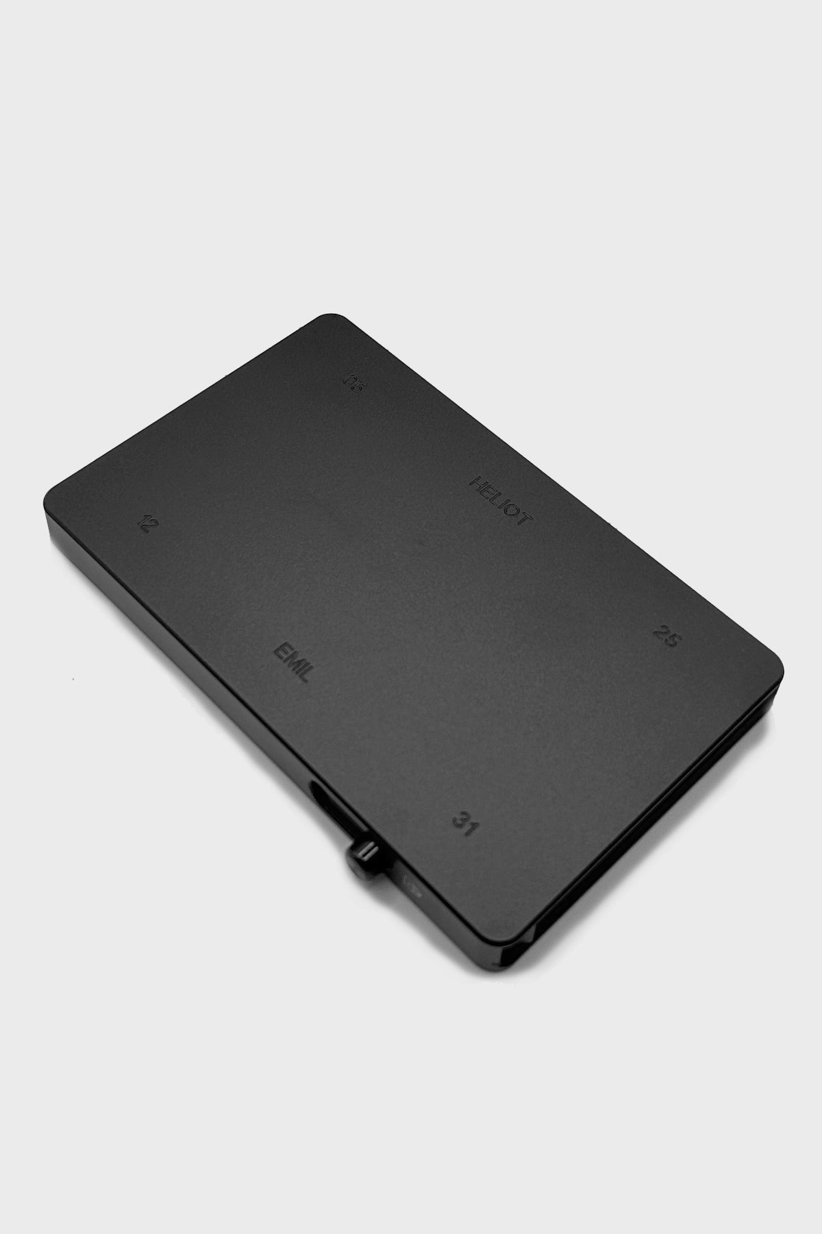 ALUMINIUM CARD HOLDER BLACK