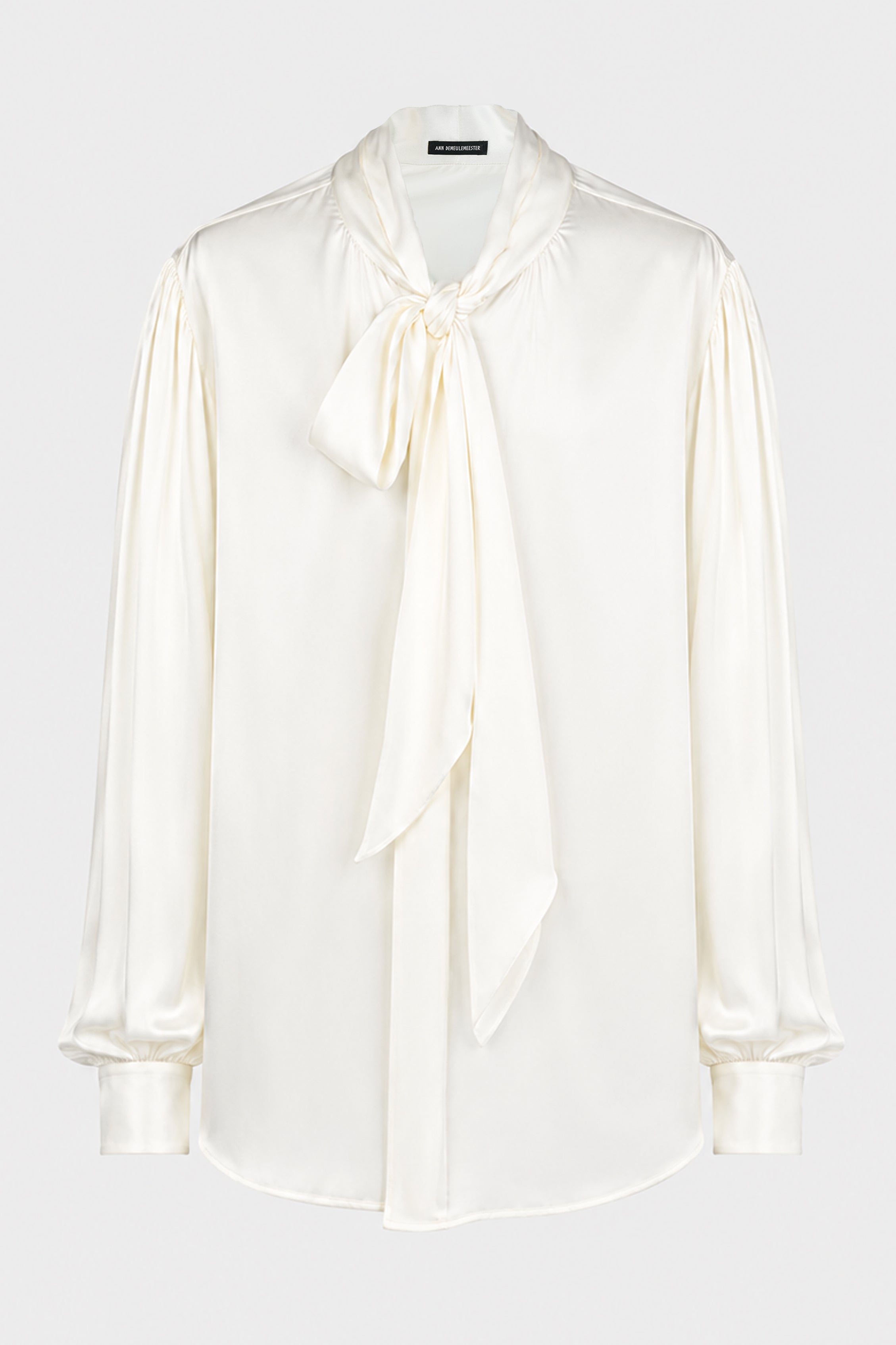 RUNO BOW TIE COLLAR SHIRT IVORY