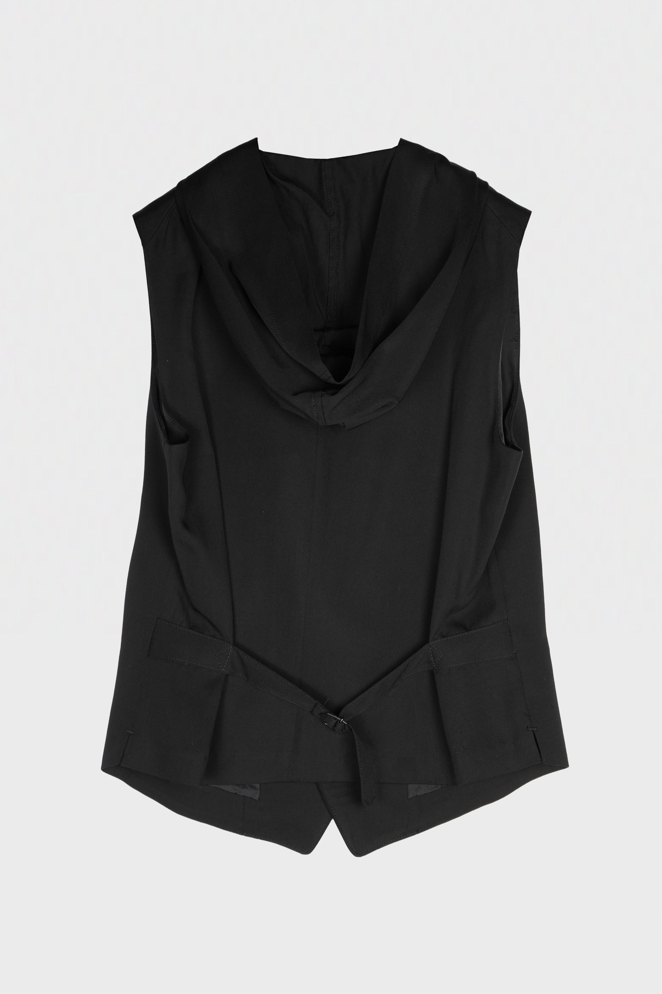 HOODED VEST