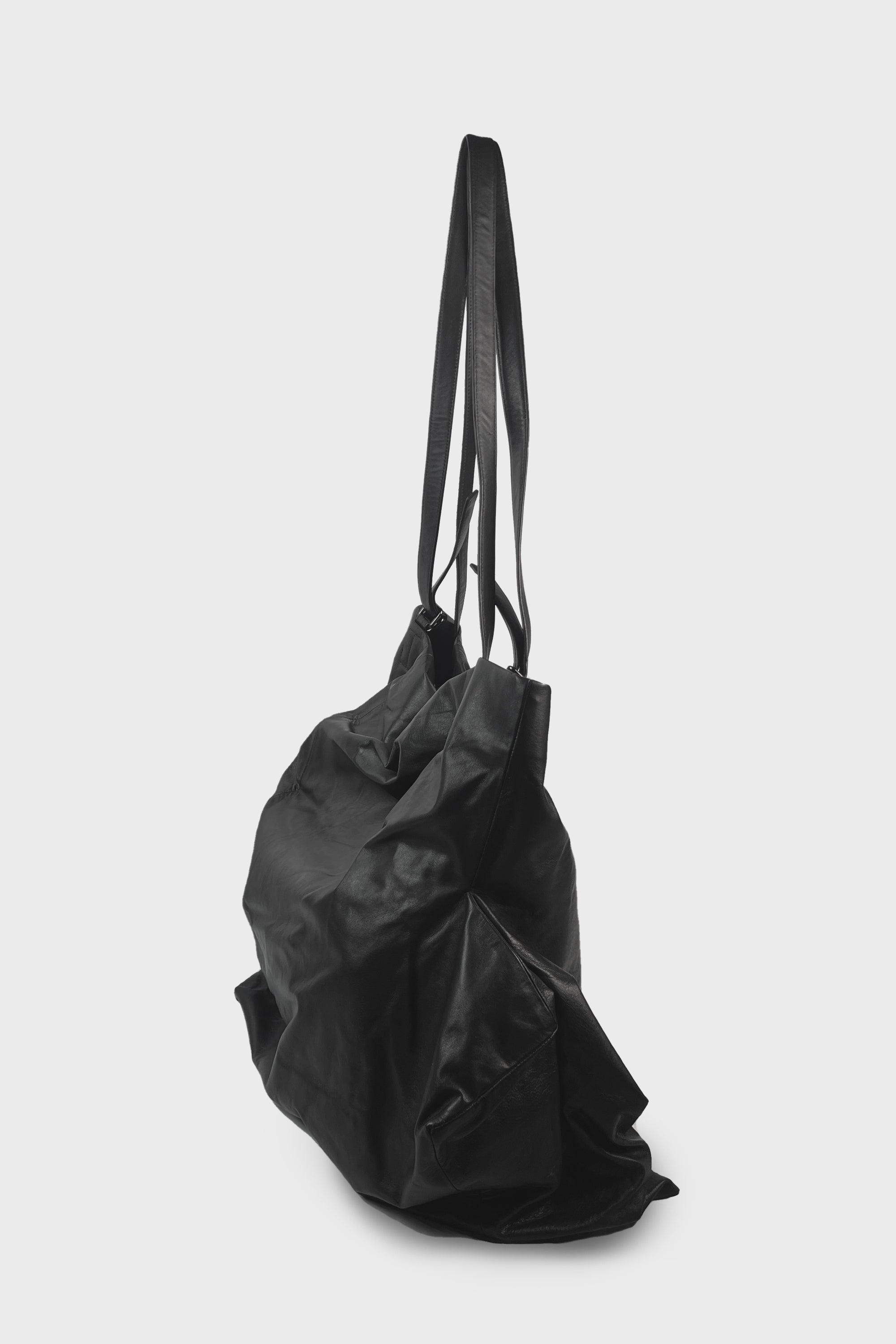 UNEVENNESS TOTE BLACK