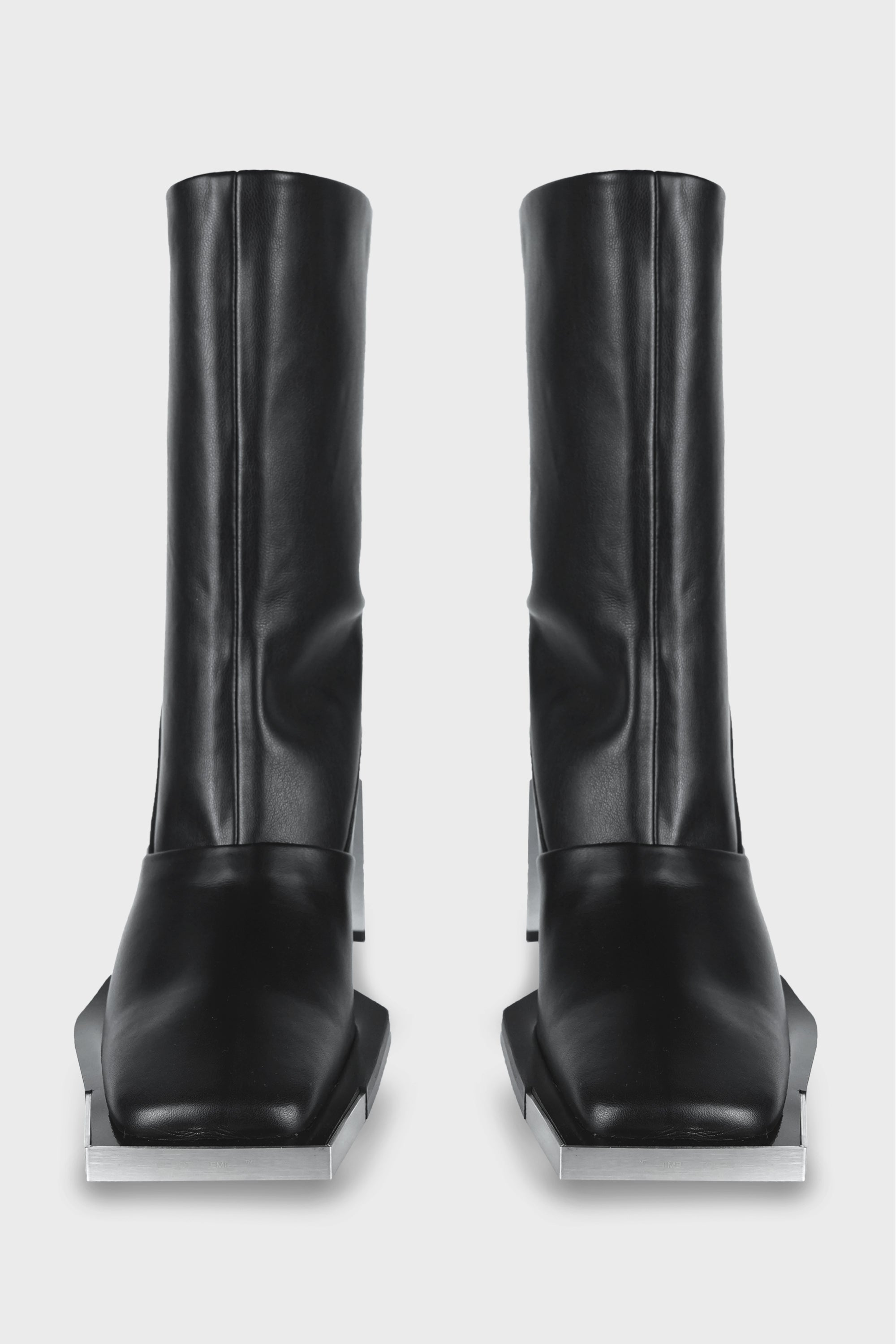 ANKLE-HIGH BOOTS BLACK