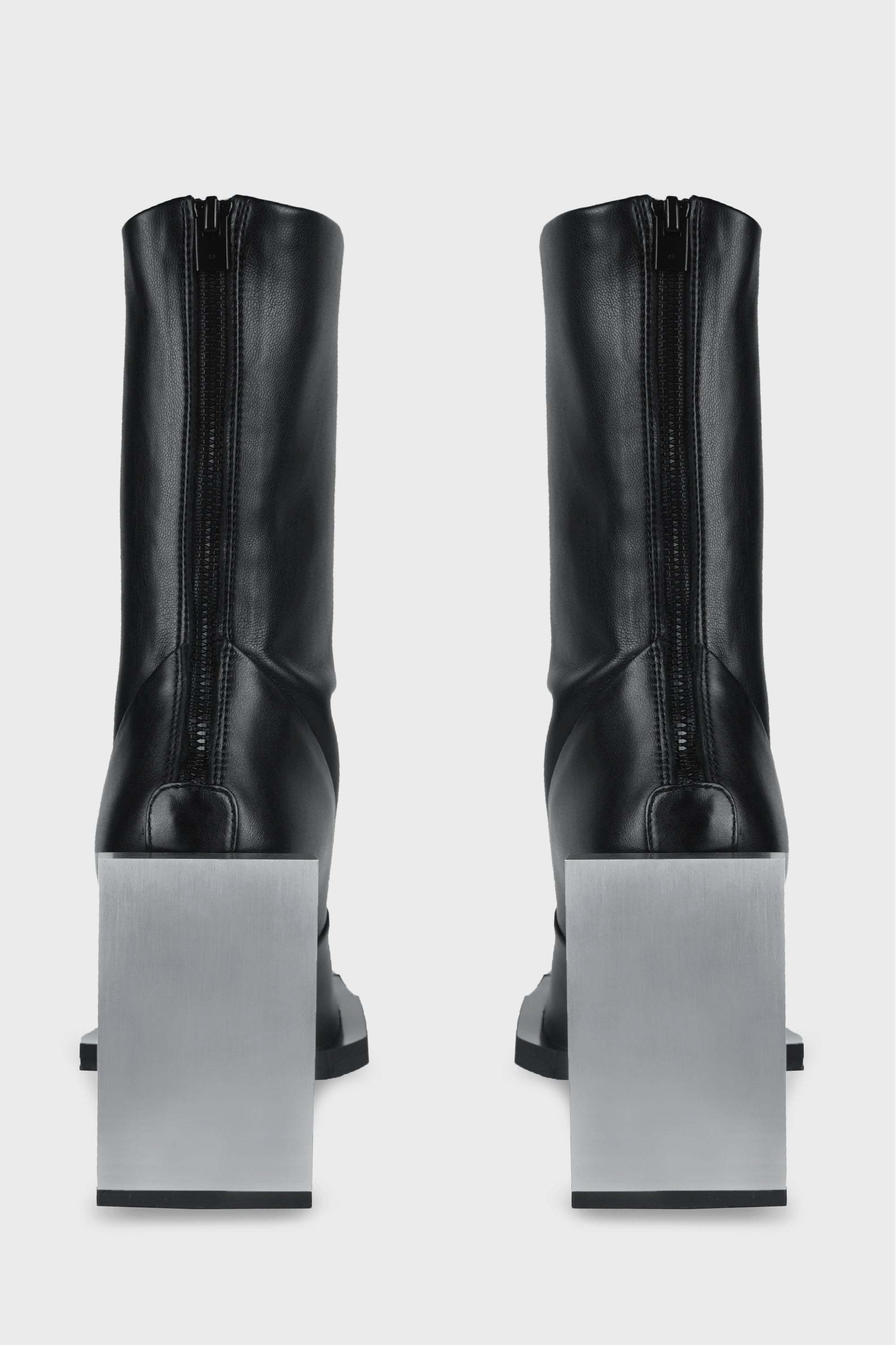 ANKLE-HIGH BOOTS BLACK