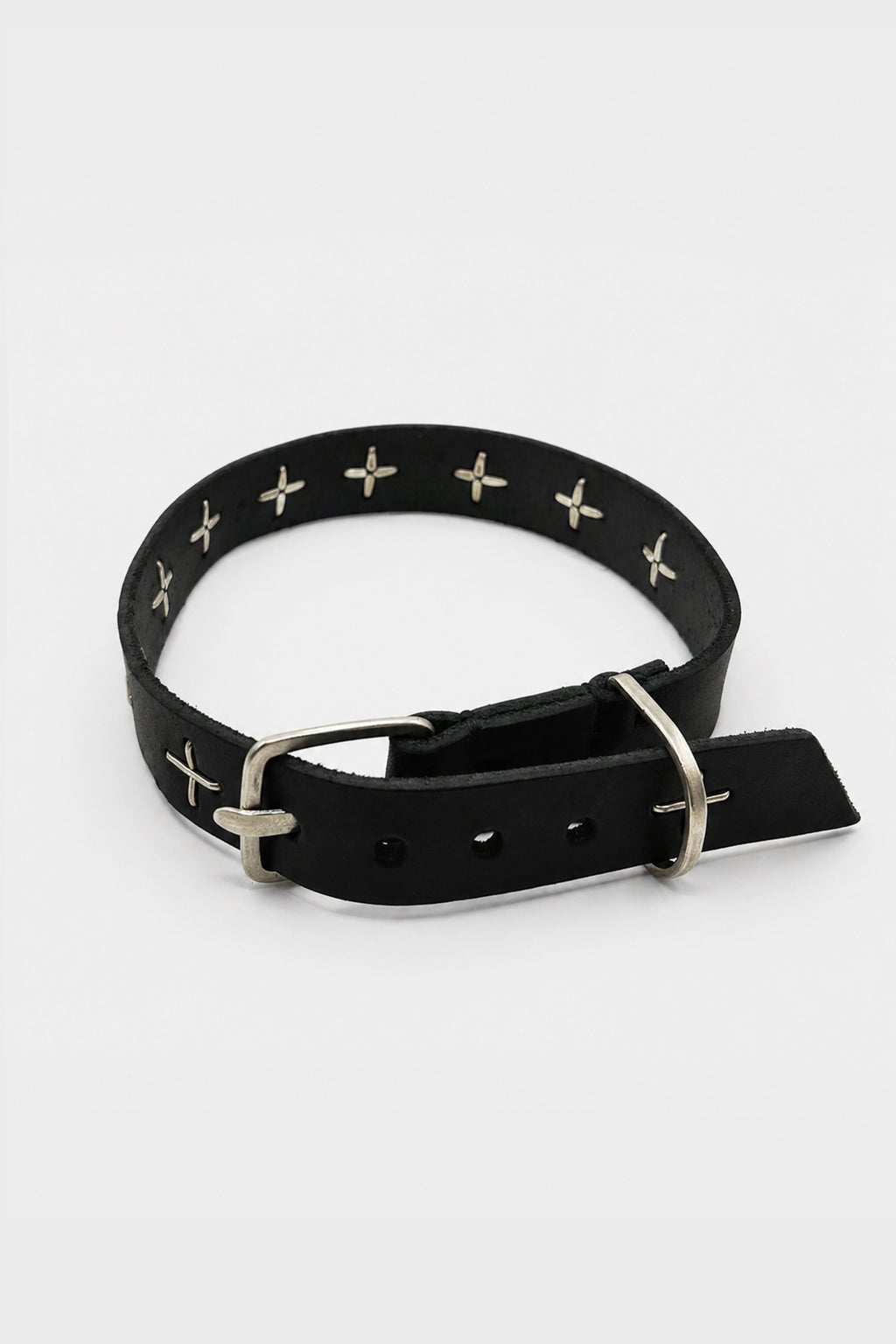 CHOKER W/SILVER CROSSES