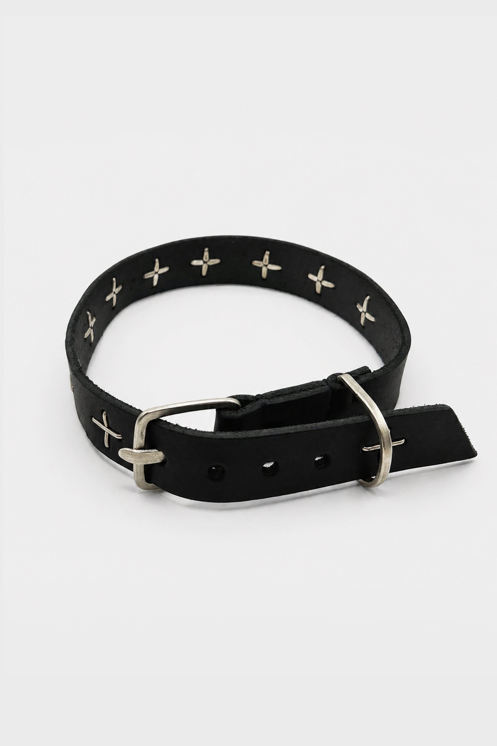 CHOKER W/SILVER CROSSES