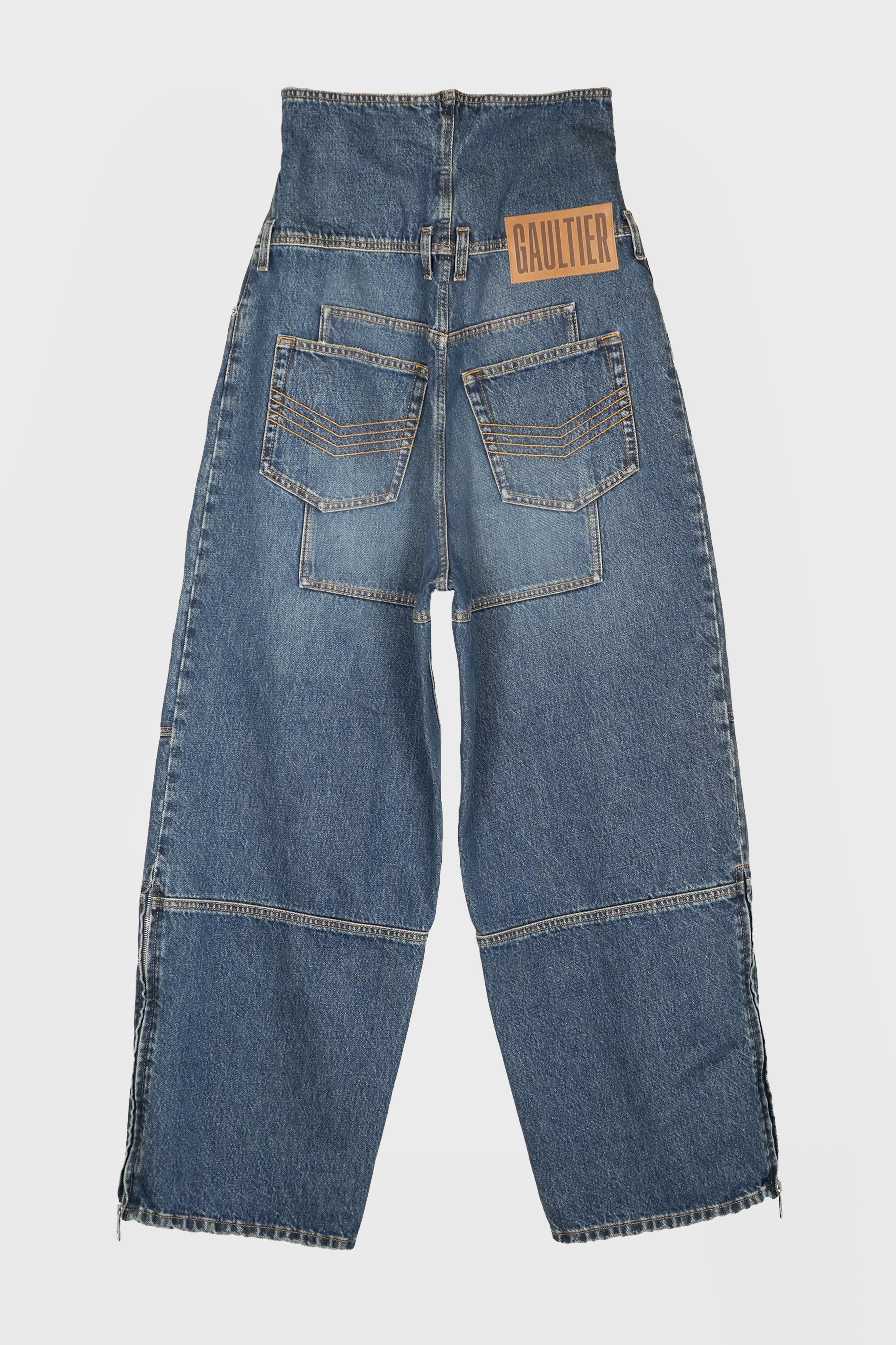 ZIPPED JEAN W/ DENIM PATCH