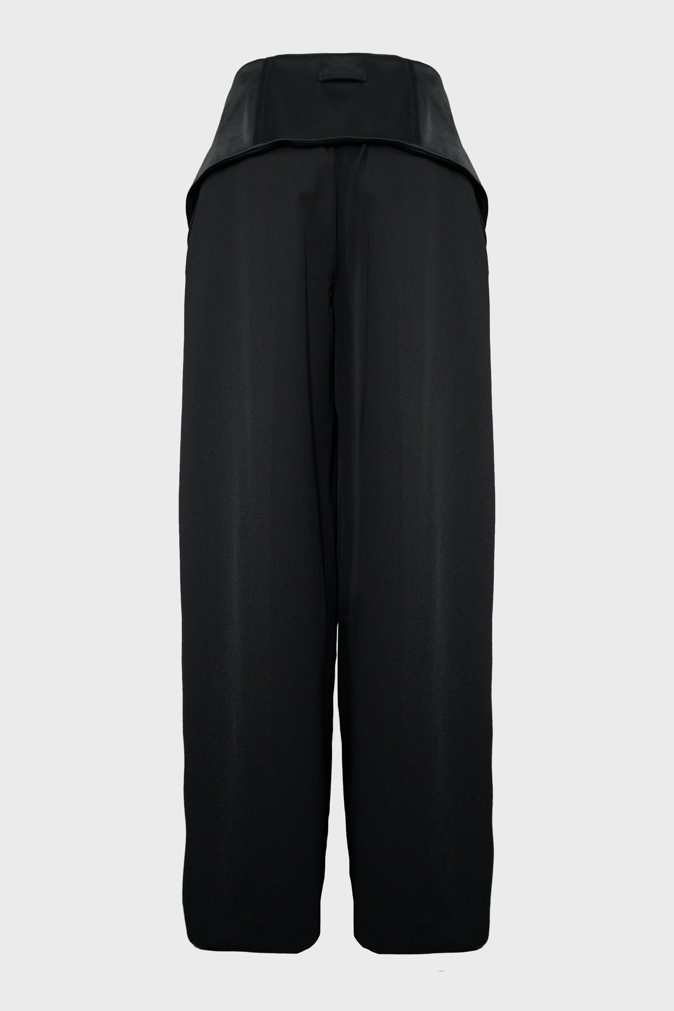 TAILORING PANTS WITH REVERSED BODY DETAIL