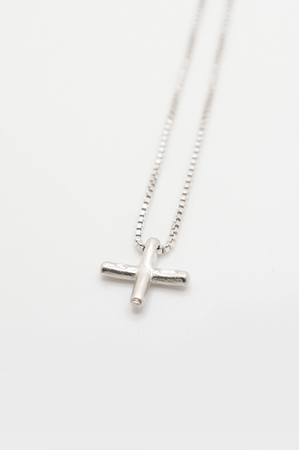CROSS PENDANT 40CM CHAIN