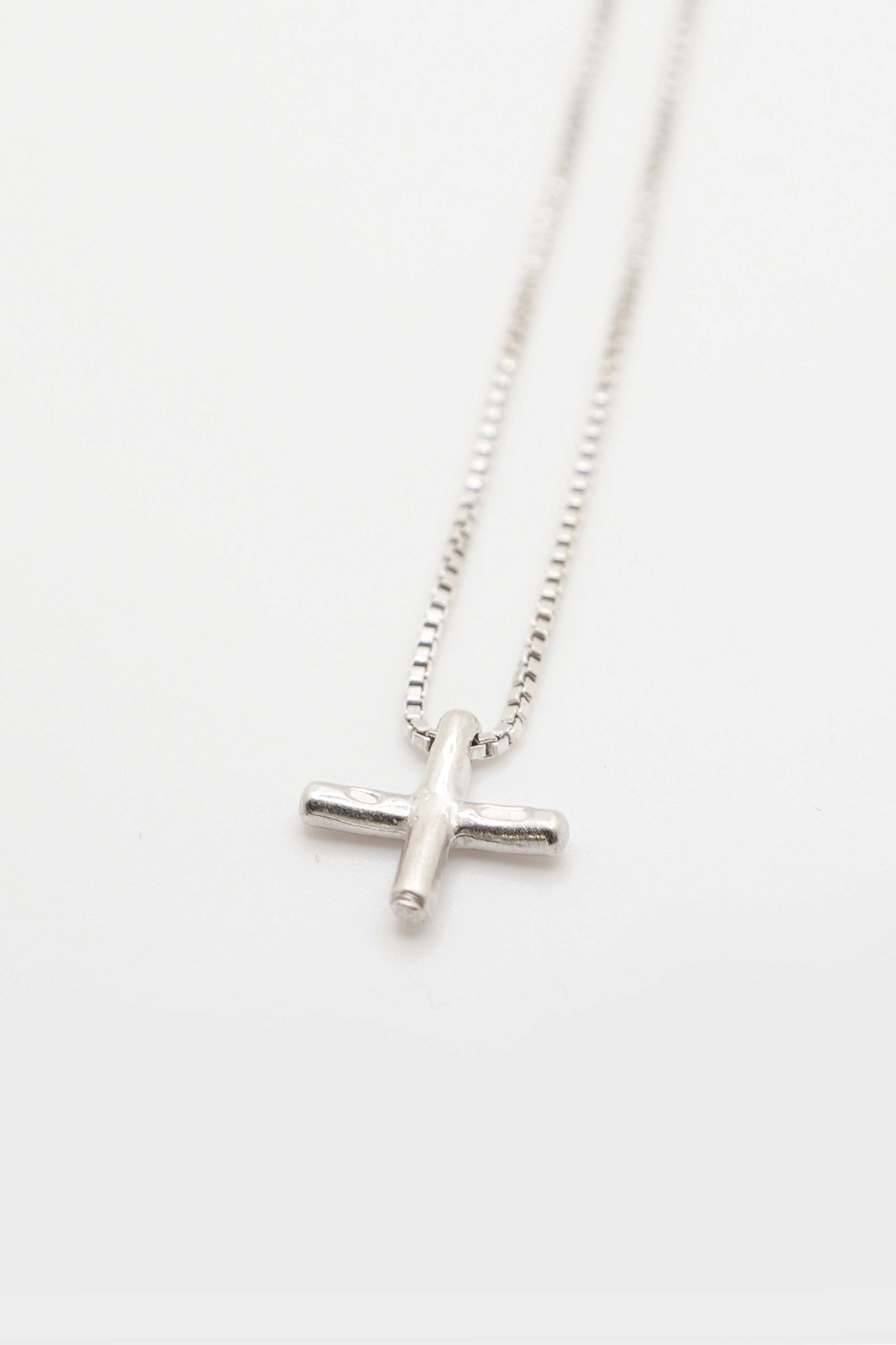 CROSS PENDANT 40CM CHAIN