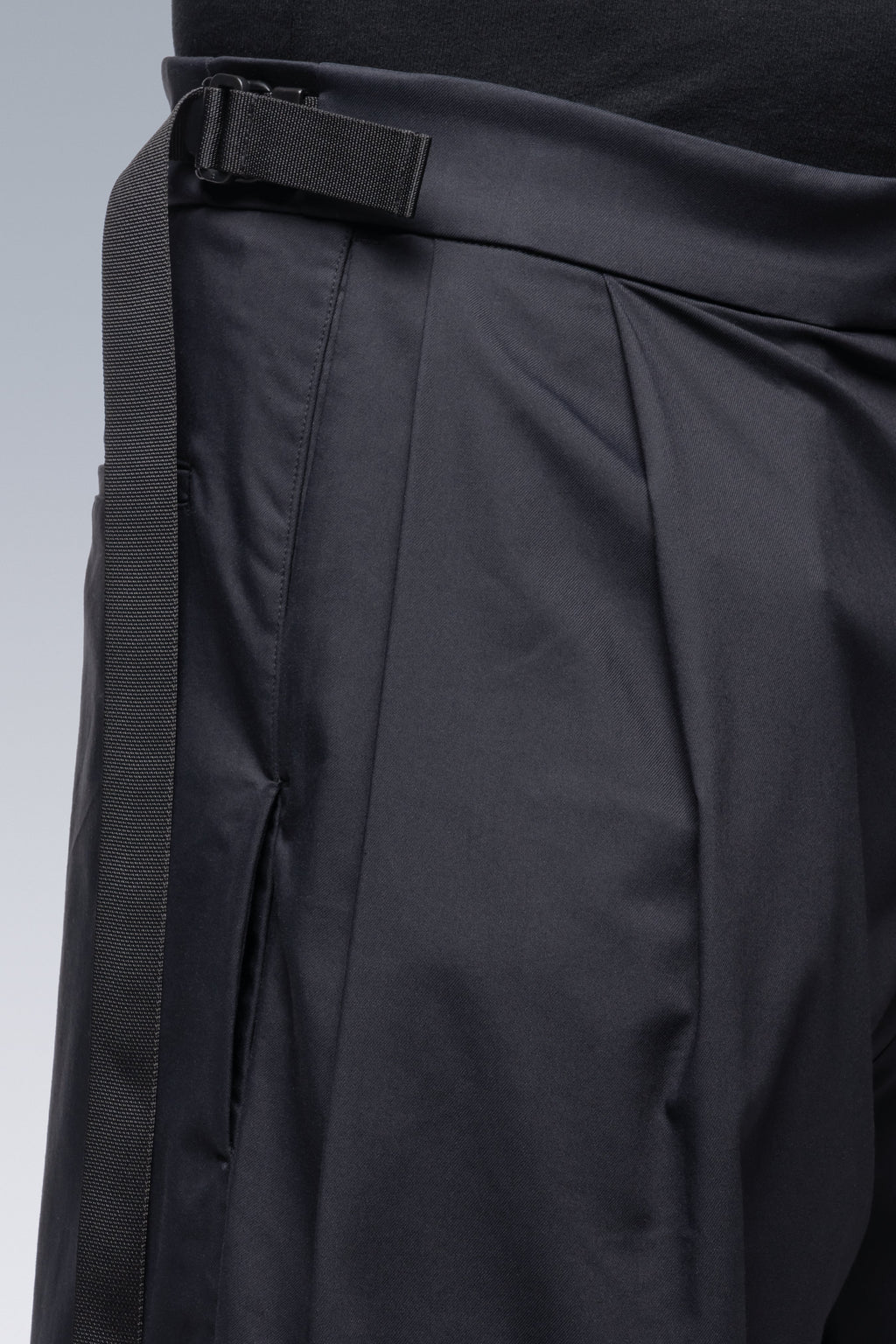 P48-CH Micro Twill Pleated Trouser - Schwarzgrün