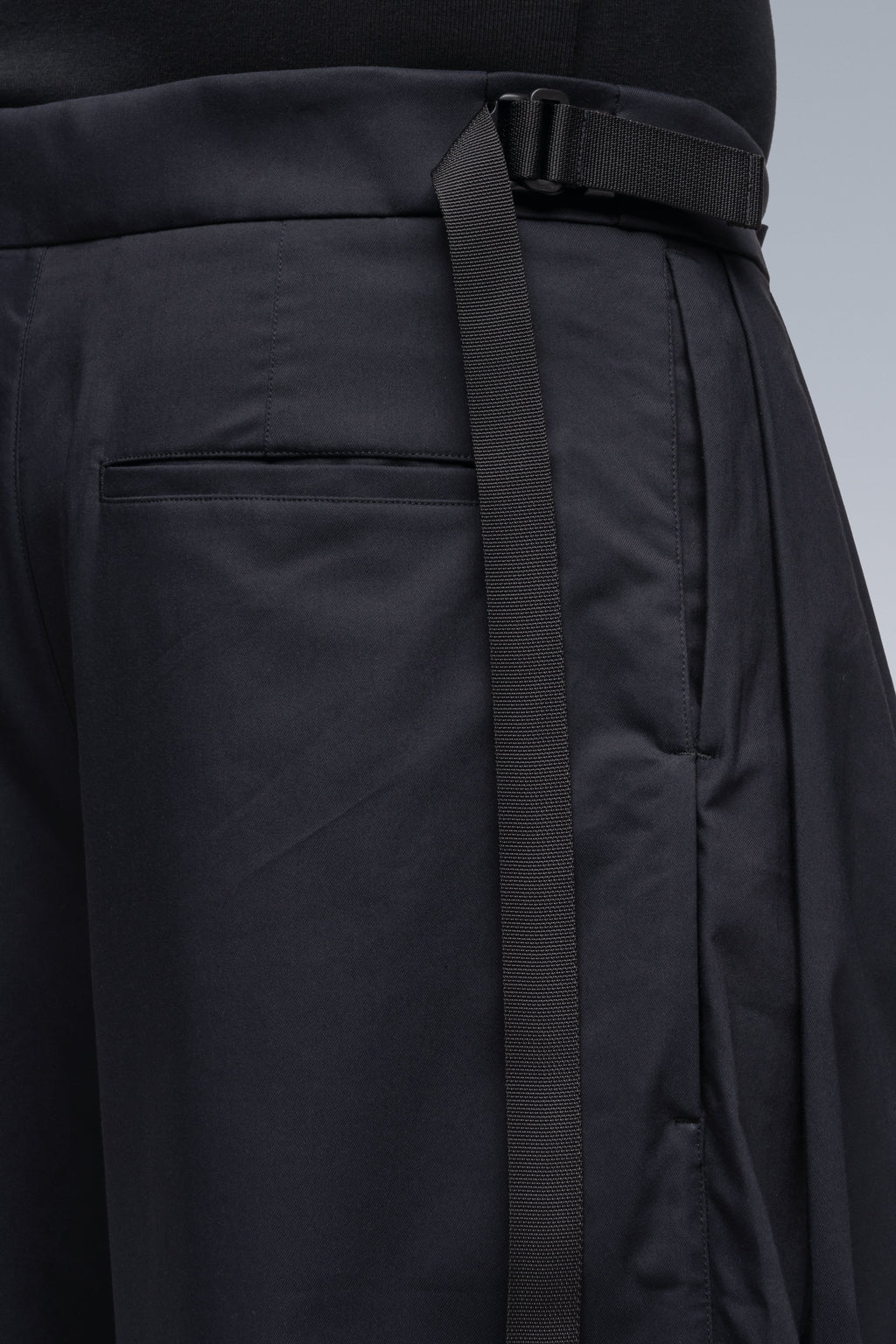 P48-CH Micro Twill Pleated Trouser - Schwarzgrün