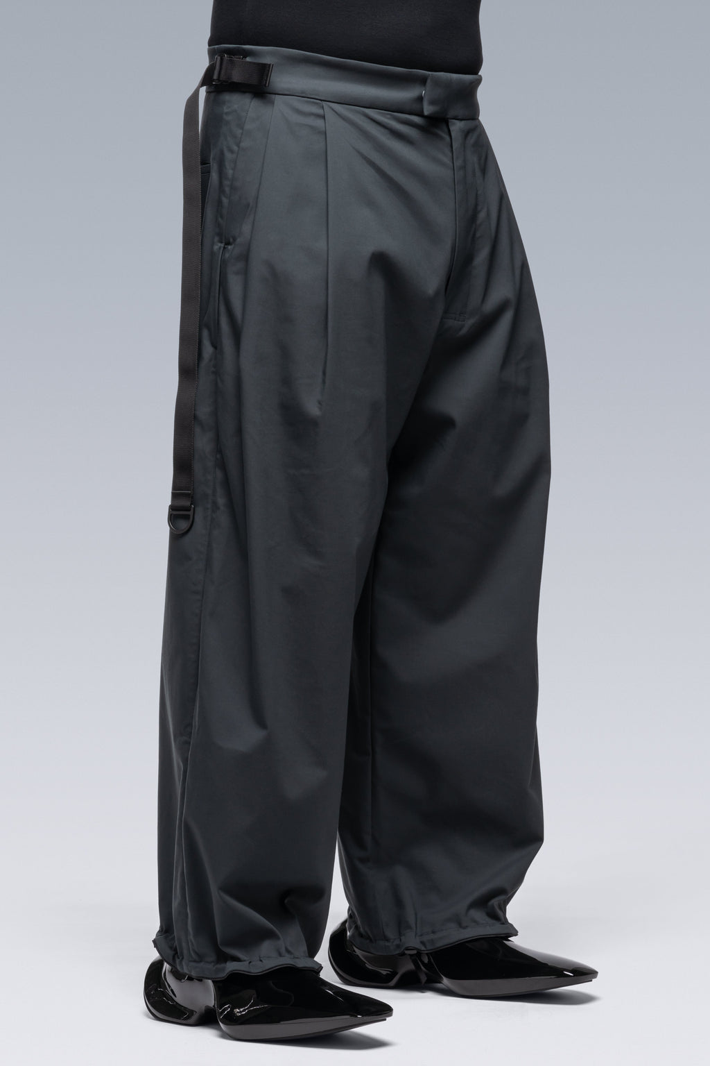 P48-CH Micro Twill Pleated Trouser - Schwarzgrün