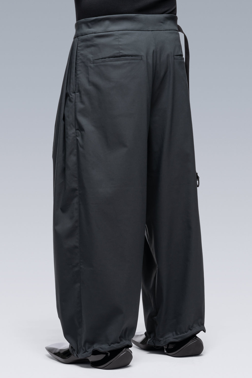 P48-CH Micro Twill Pleated Trouser - Schwarzgrün