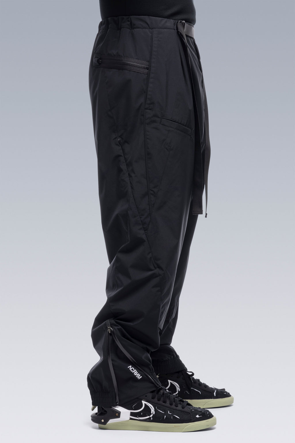 P53-WS 2L Gore-Tex® Windstopper® Insulated Vent Pants - Black