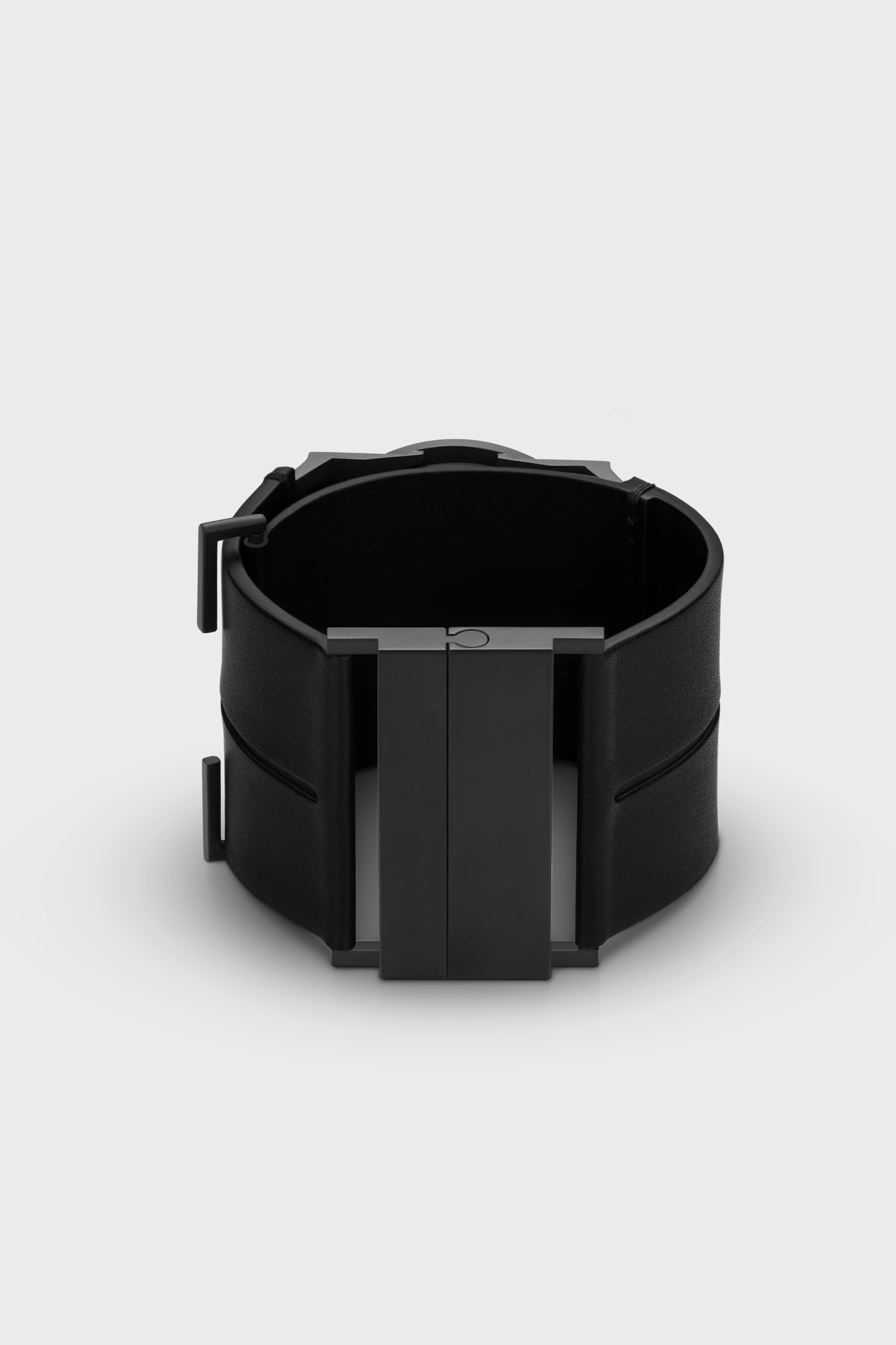 R100 BLACK MATTE / CUFF BLACK