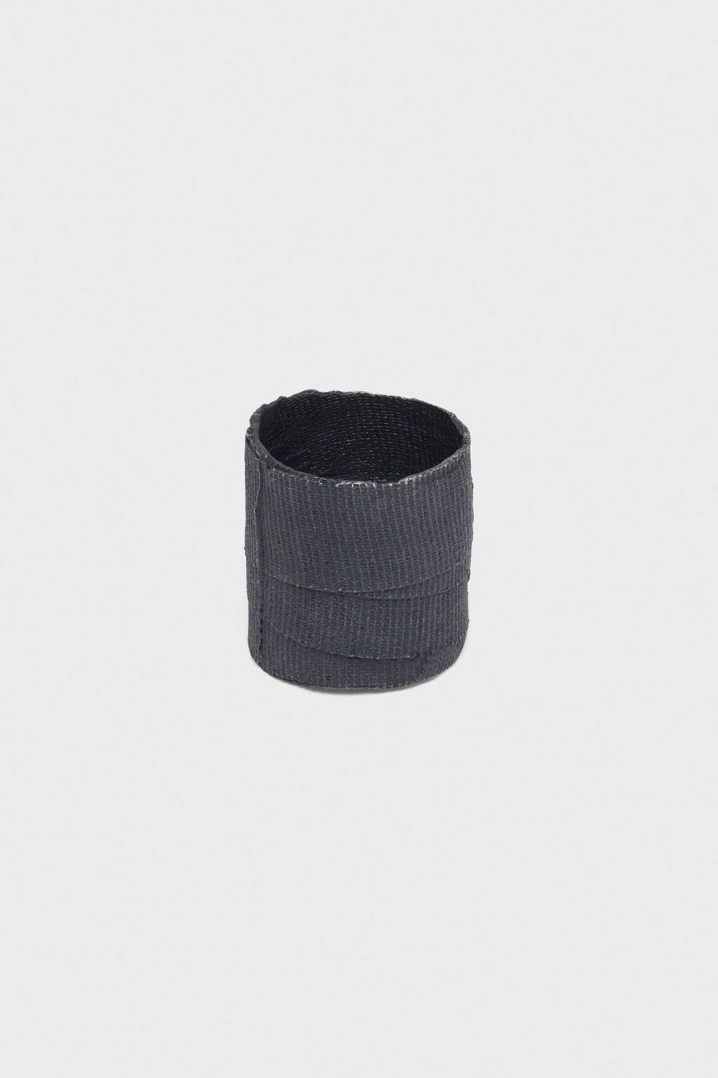 VTGR02 BLACK BANDAGE RING