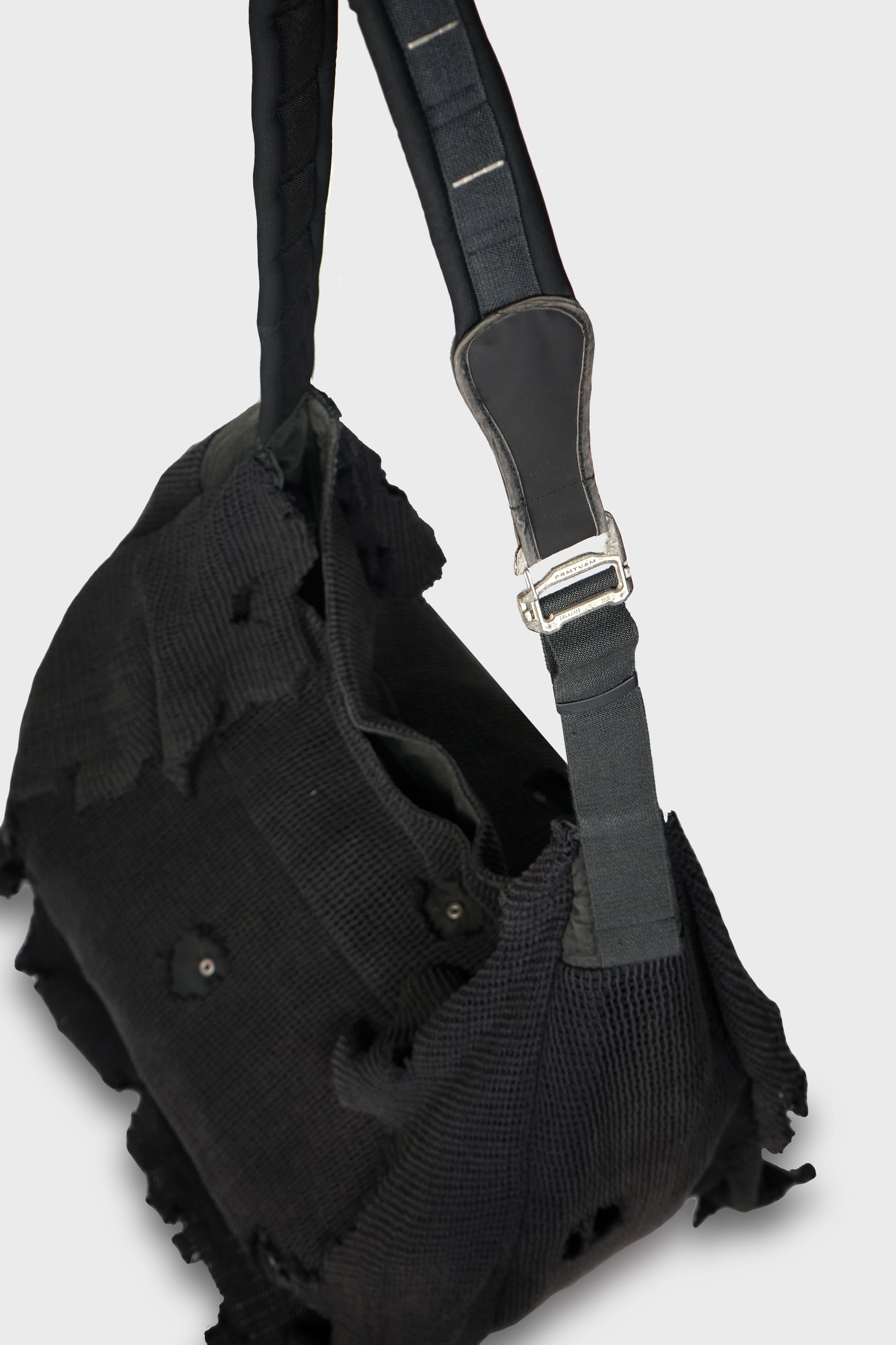DECAYED-MESH CARRIER SLING BAG-36L