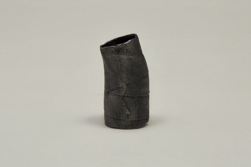 VTGR01 BLACK BANDAGE RING