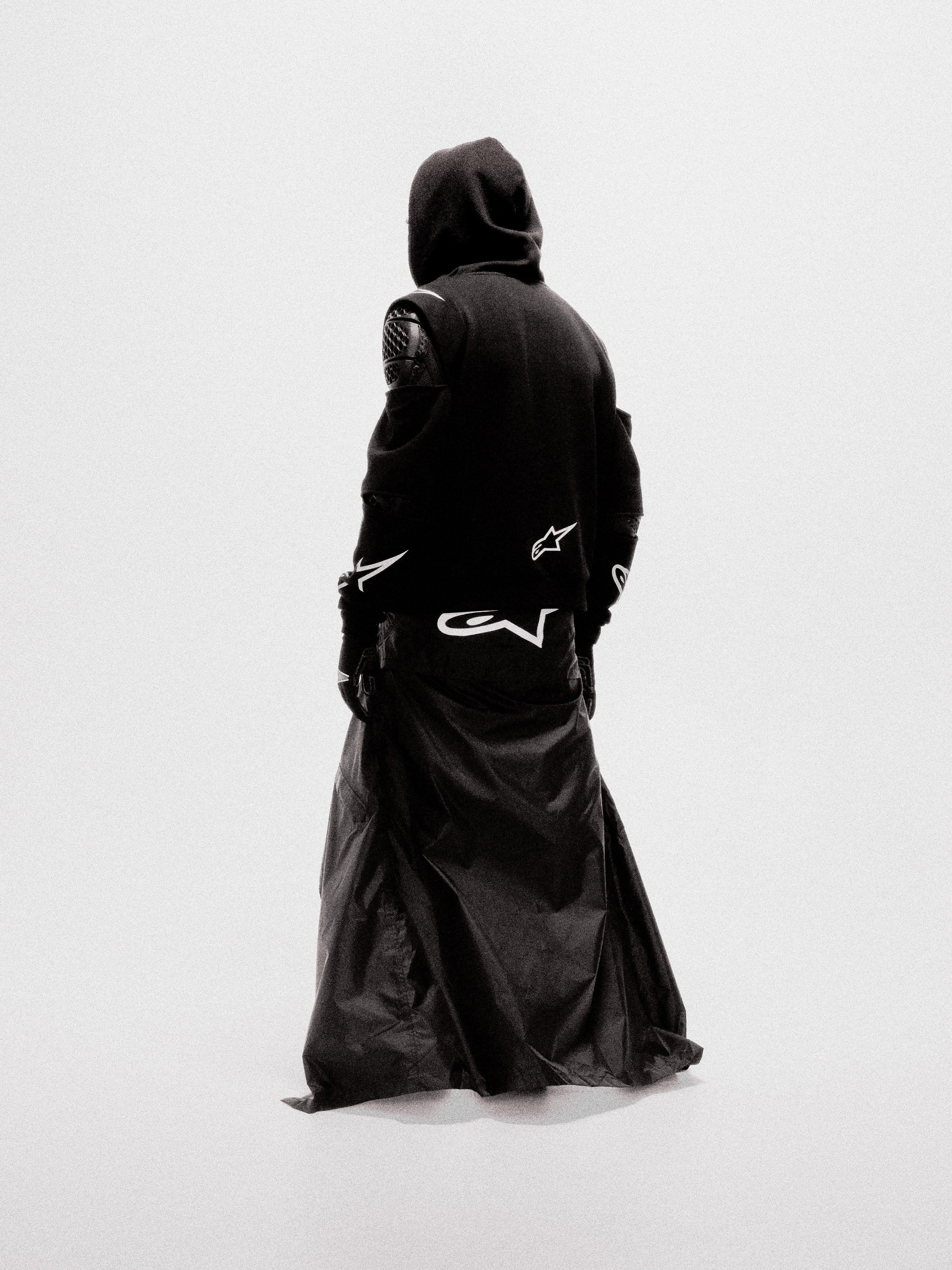 RSRV ARMOR HOODIE BLACK