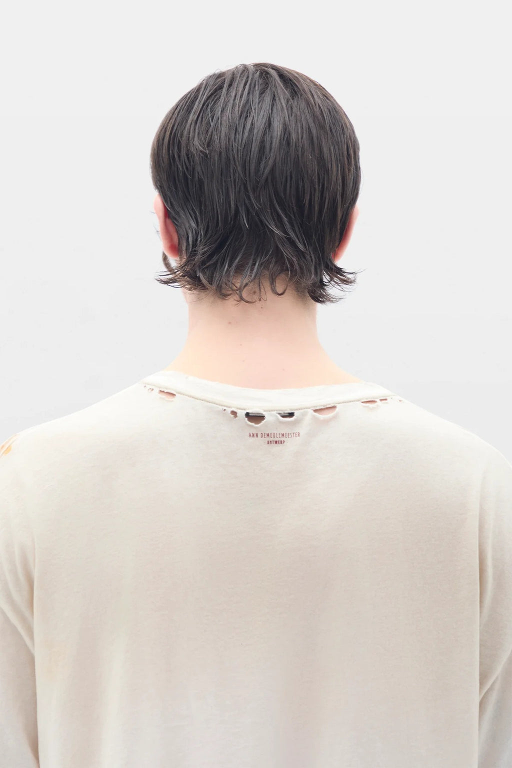 LU T-SHIRT W/ "NEW POETRY CLUB" PRINT CHALK