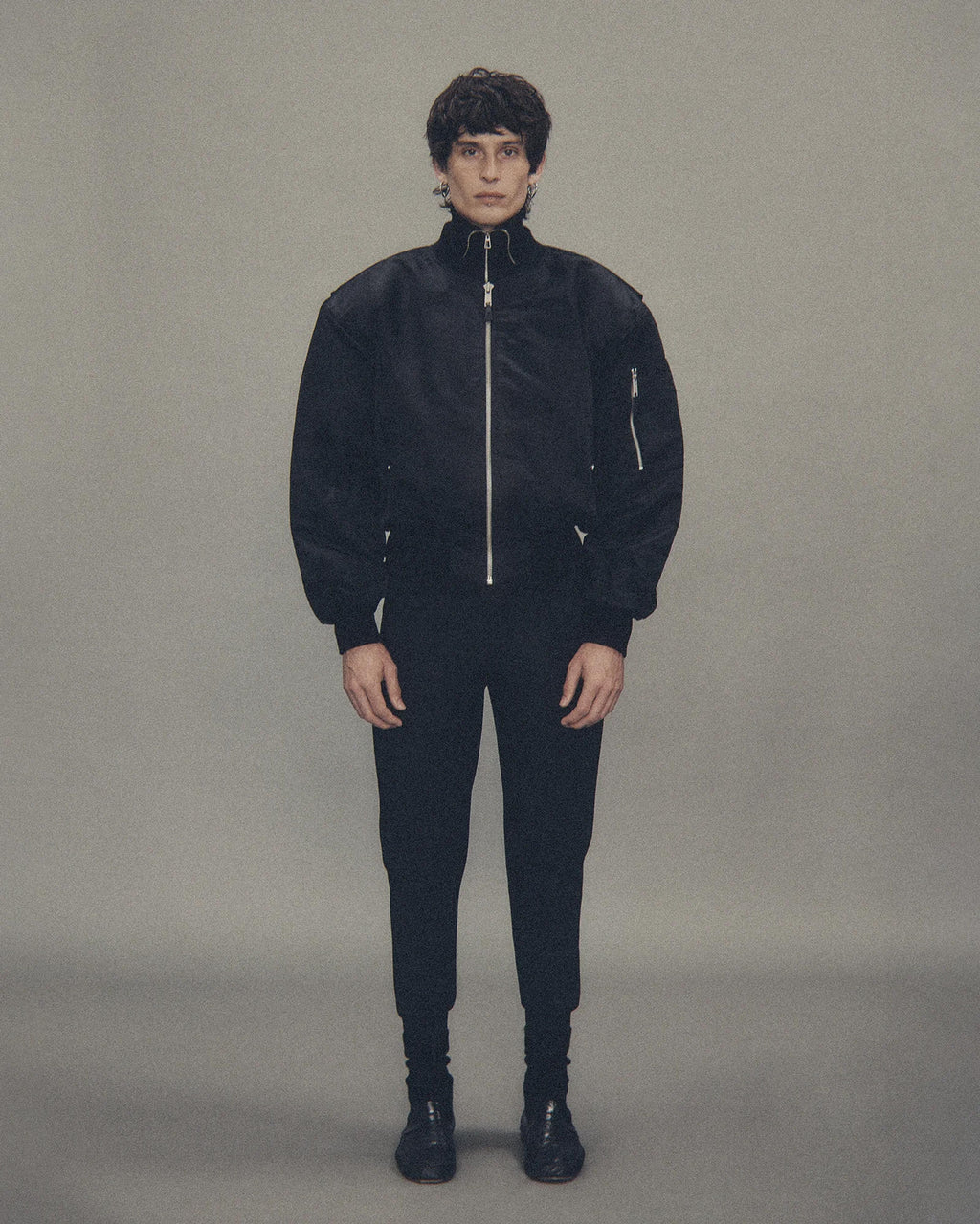 CROPPED BROAD BOMBER OIL