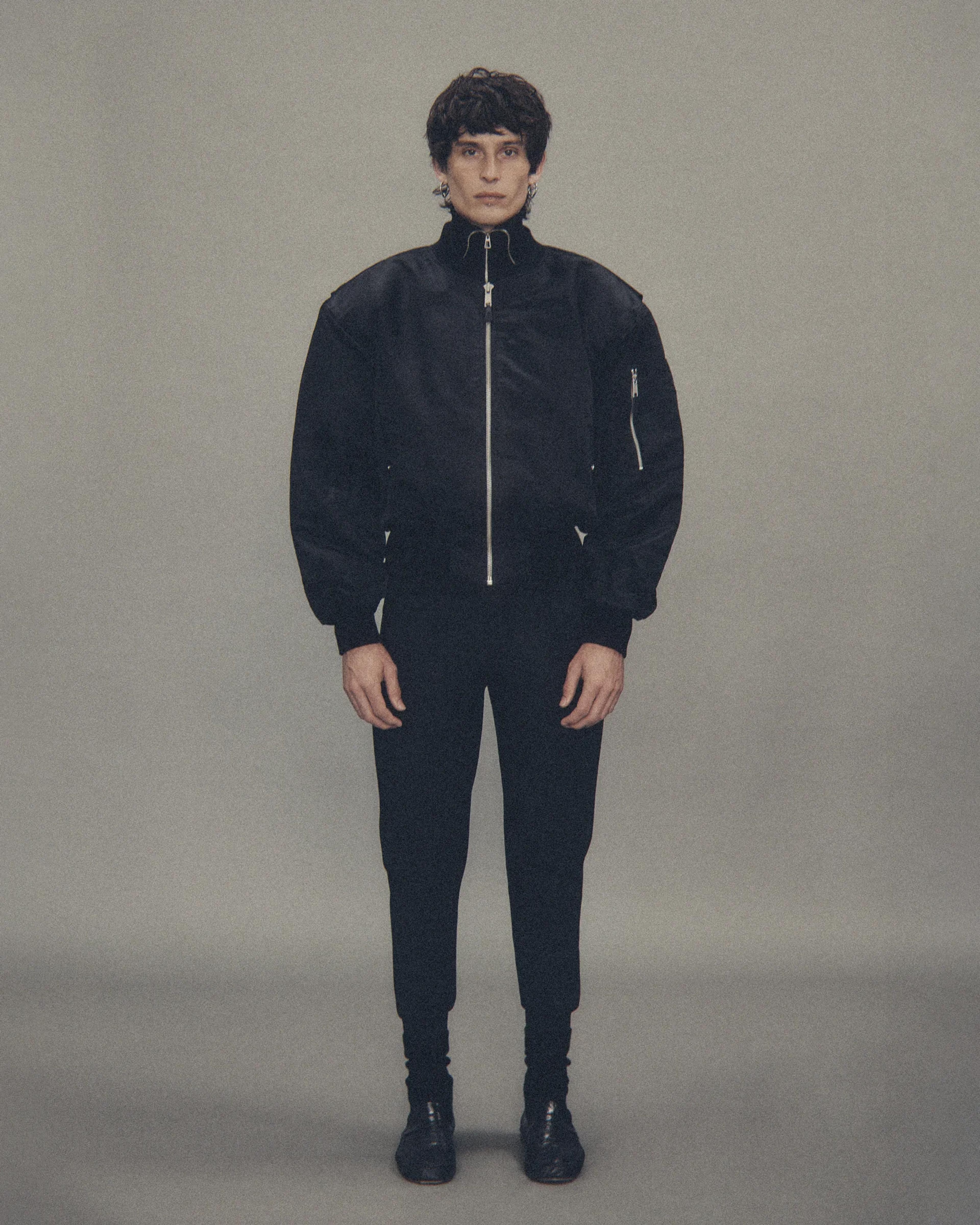 CROPPED BROAD BOMBER OIL