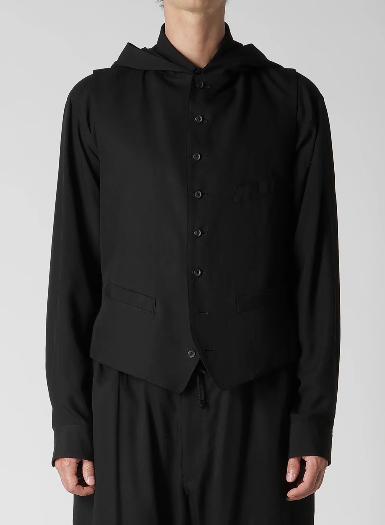 HOODED VEST