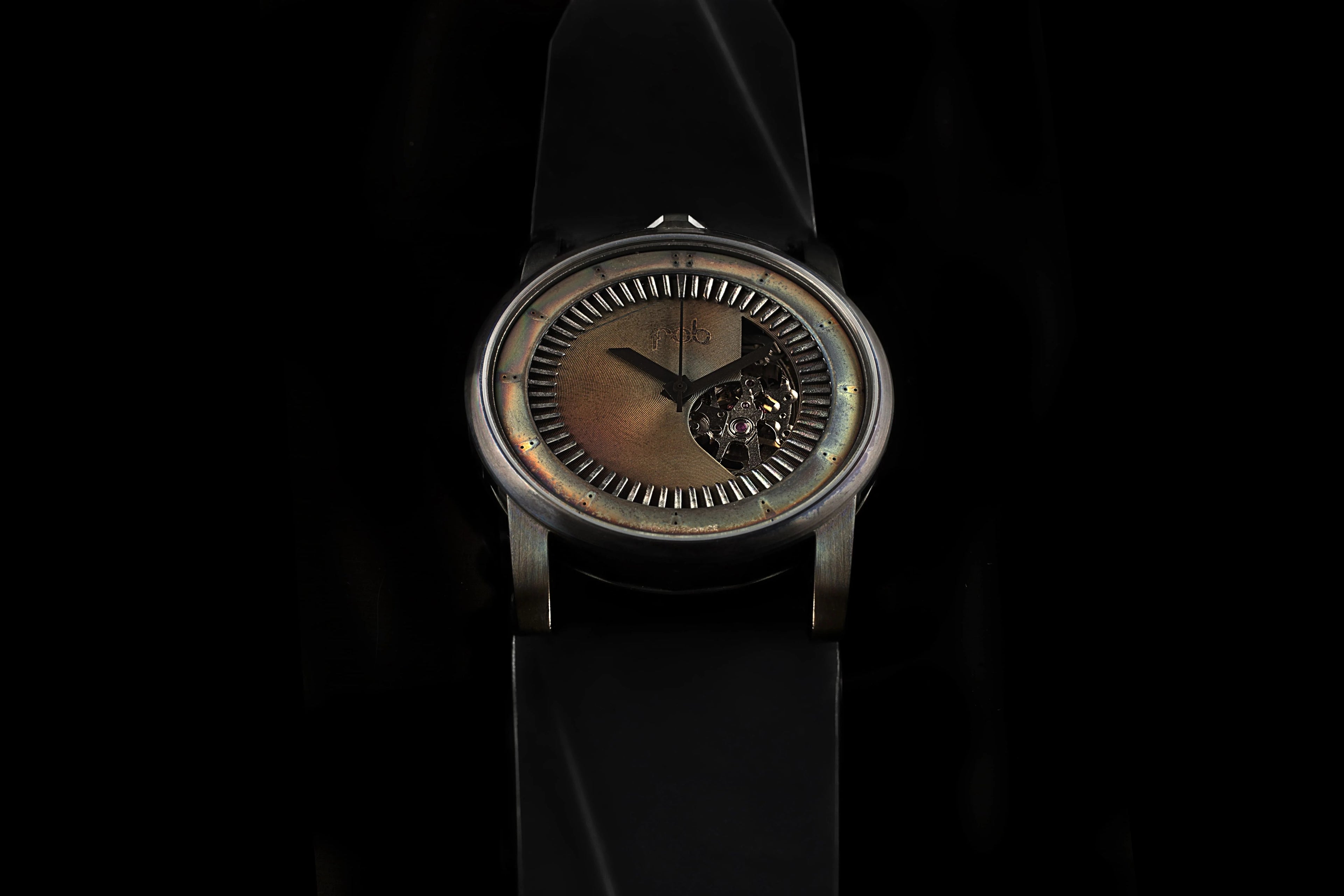 R413 SOLID TORCH / BLACK LEATHER