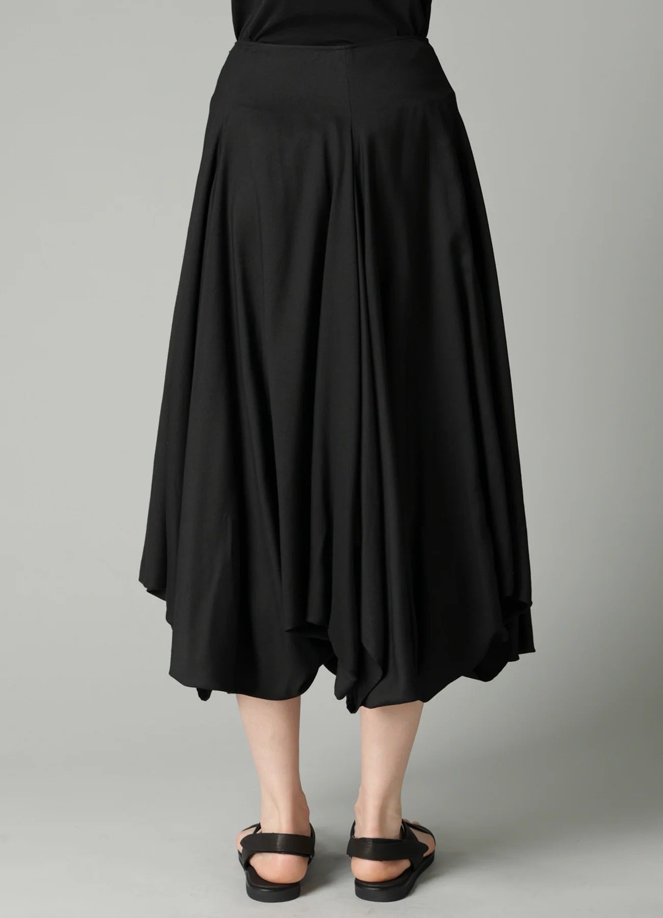 PANEL BALLOON SKIRT BLACK
