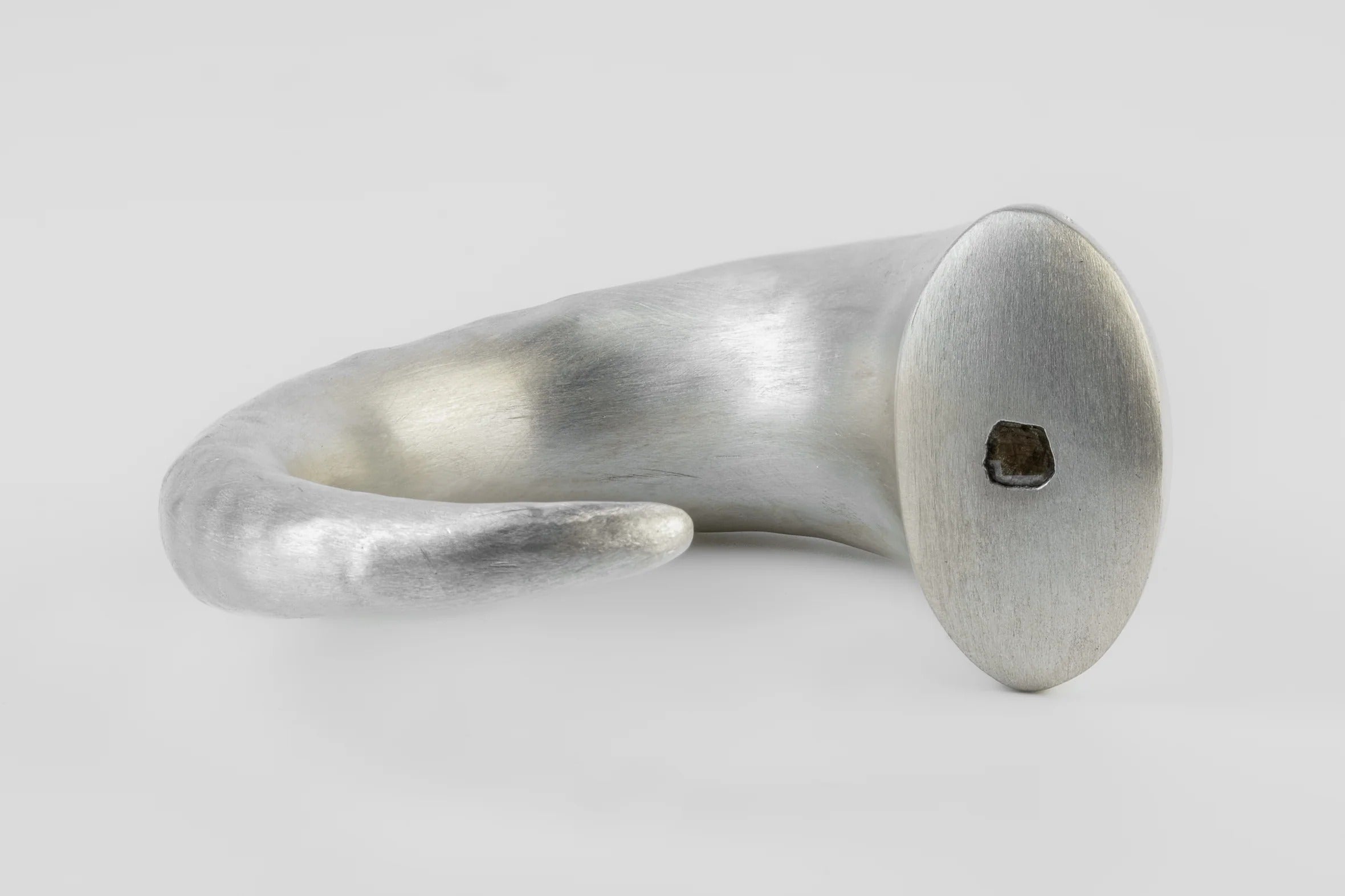 Giant Horn Bracelet (0.4 CT, Hoof Set, MA+DIA)