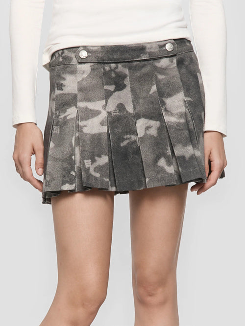 CAMO PLEATED MINI SKIRT