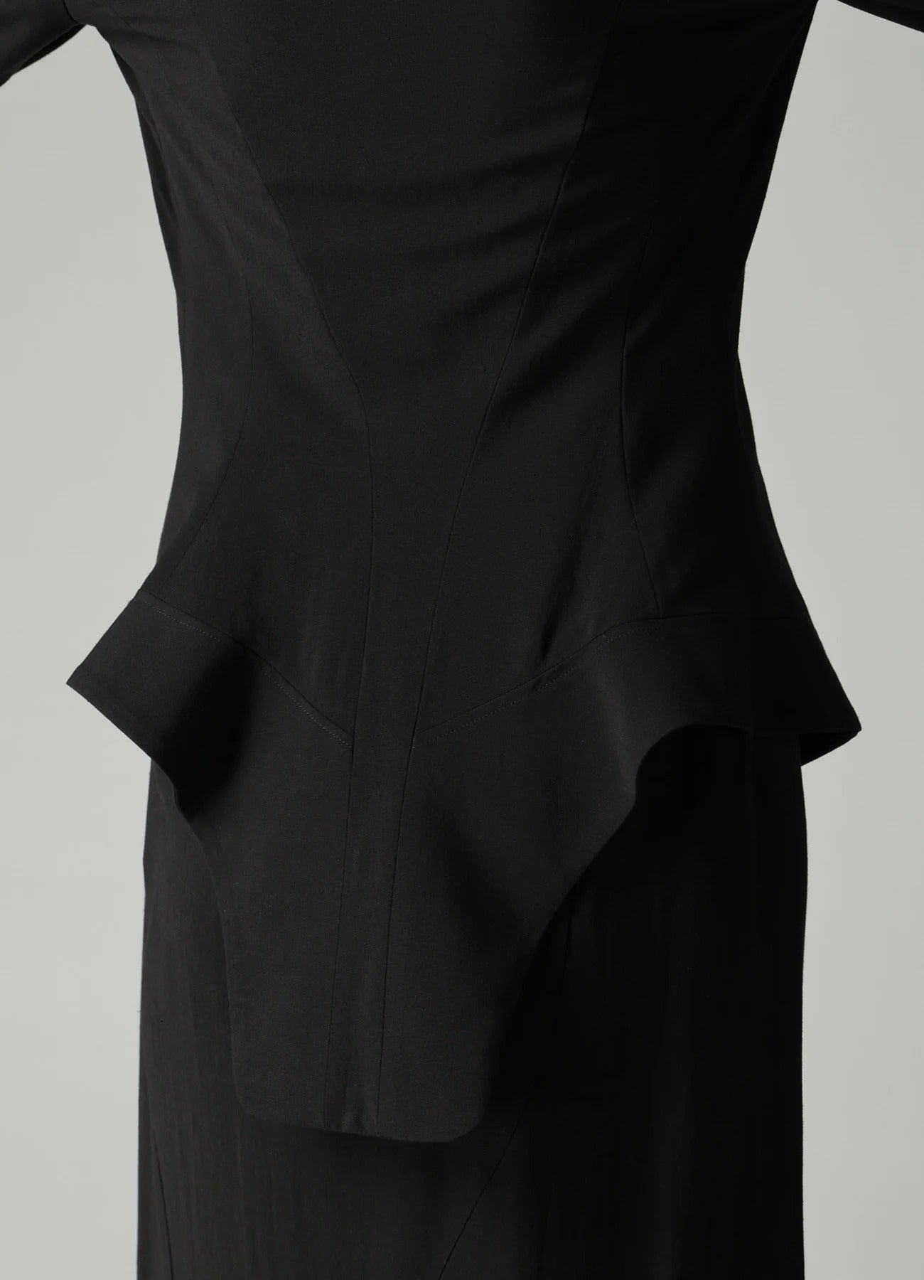 SWALLOW TAIL JACKET