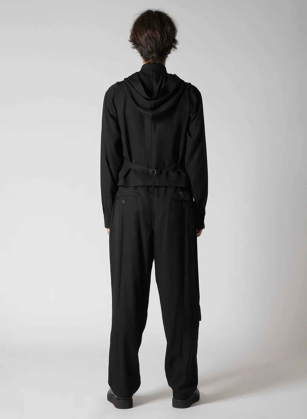 HOODED VEST