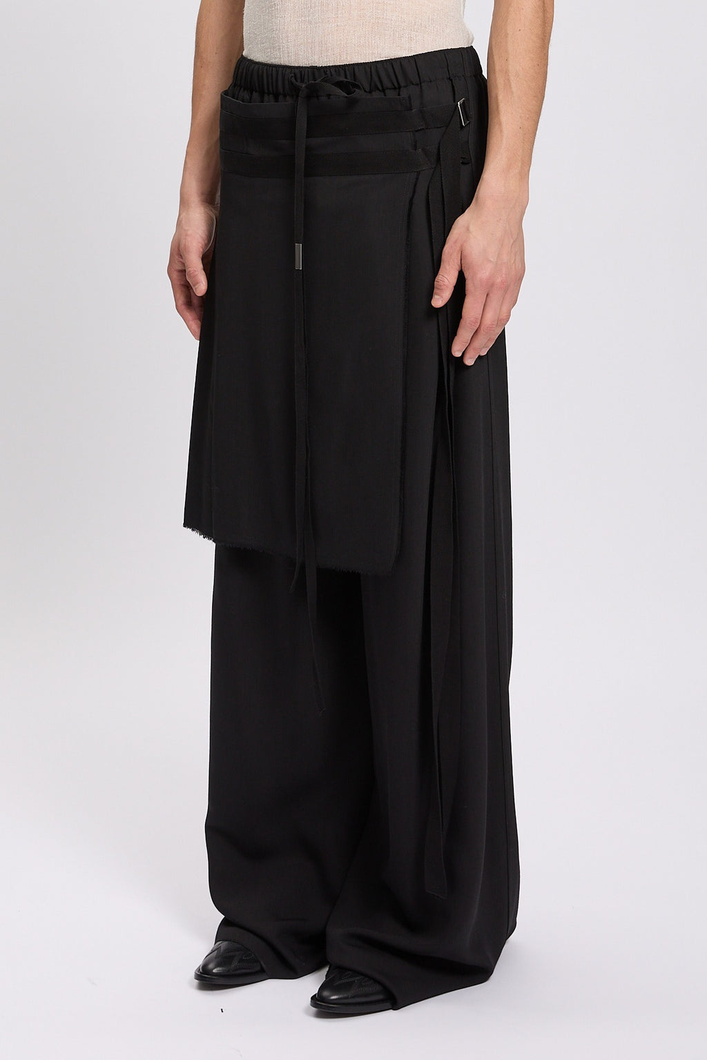 ERKE COMFORT LOUNGE PANTS WITH BELTED APRON BLACK