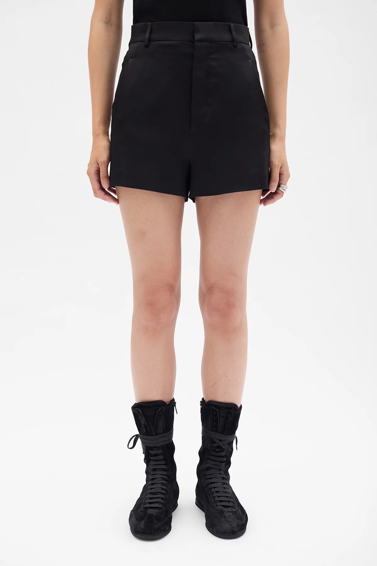 ANN DEMEULEMEESTER ショートパンツ ANN DEMEULEMEESTER - STINE HIGH WAIST TAILORED SHORTS – LABSTORE WORLD