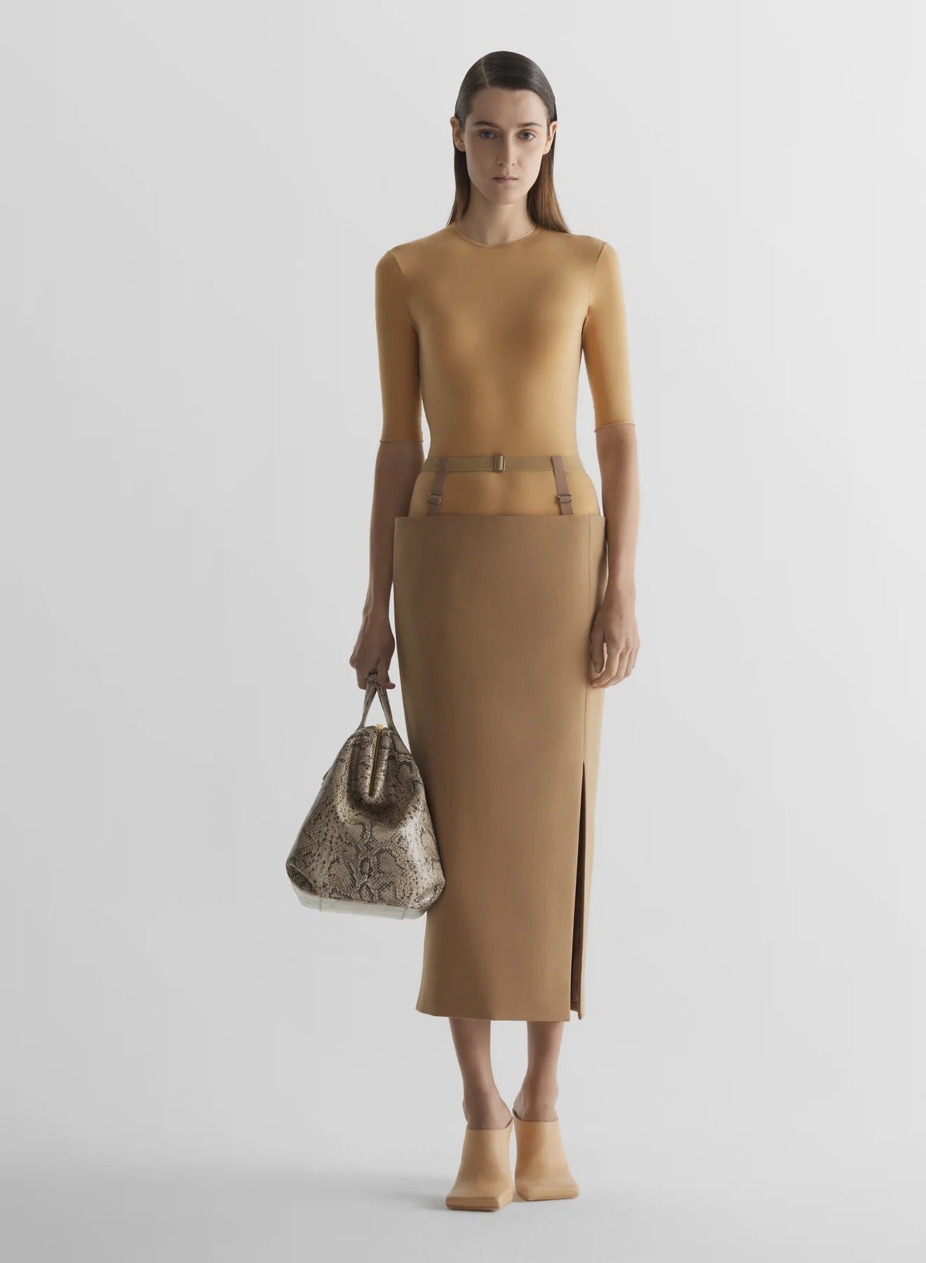 BELTED SLIT TAILORED SKIRT BEIGE