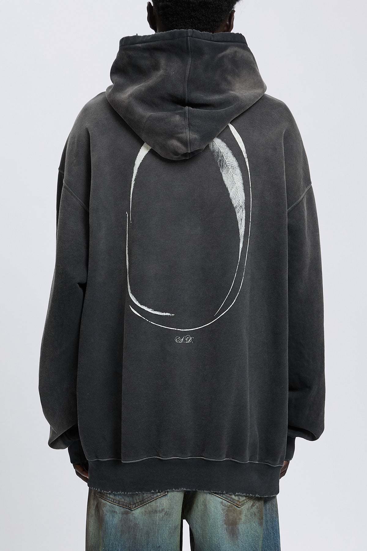 OLLIE HIGH COMFORT HOODY WITH "INFINITE FEATHERS" PRINT FADED BLACK