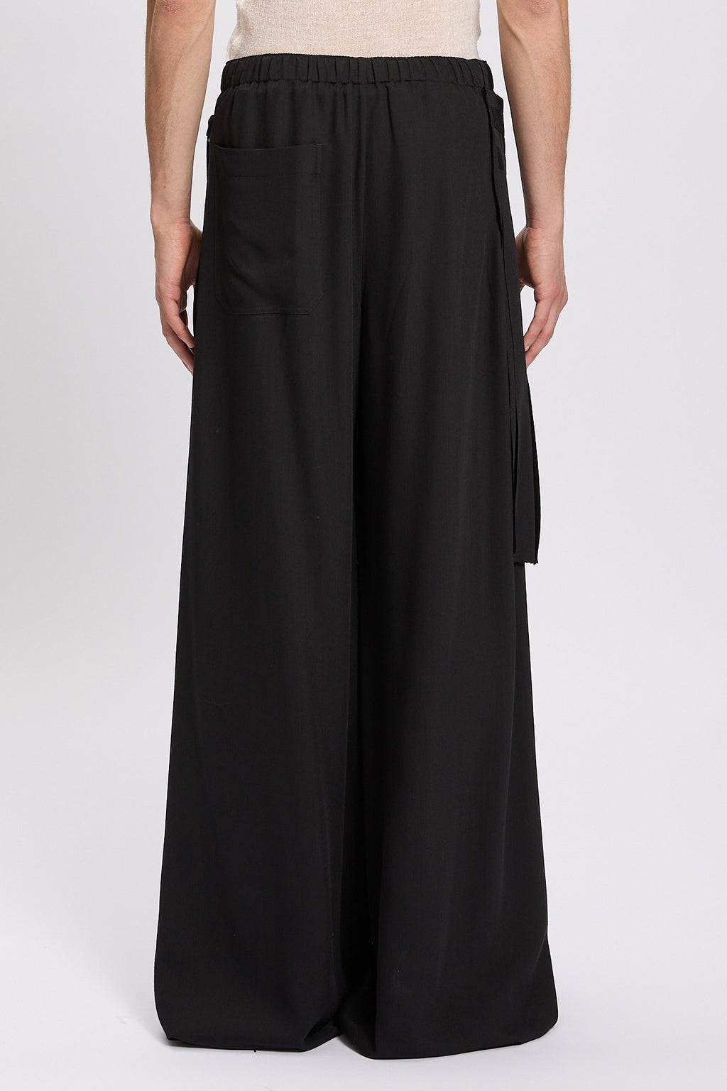 ERKE COMFORT LOUNGE PANTS WITH BELTED APRON BLACK