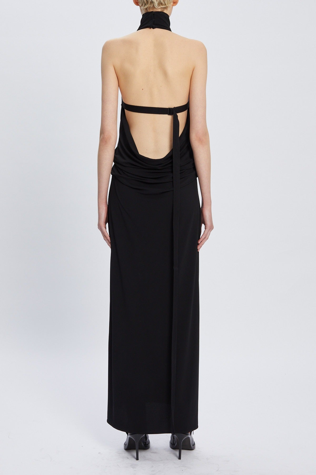 RUT HIGHNECK OPEN BACK MAXI DRESS BLACK