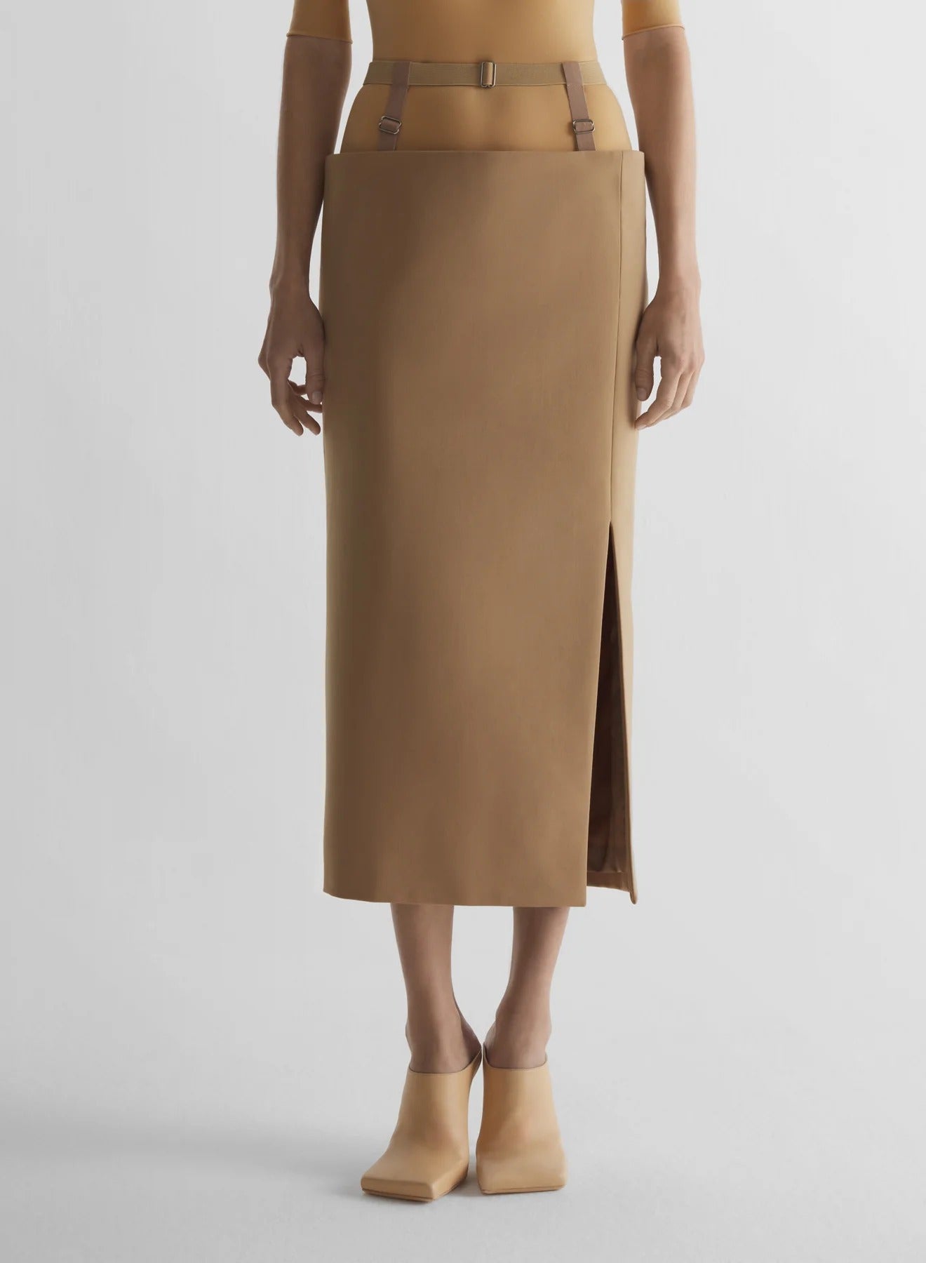BELTED SLIT TAILORED SKIRT BEIGE