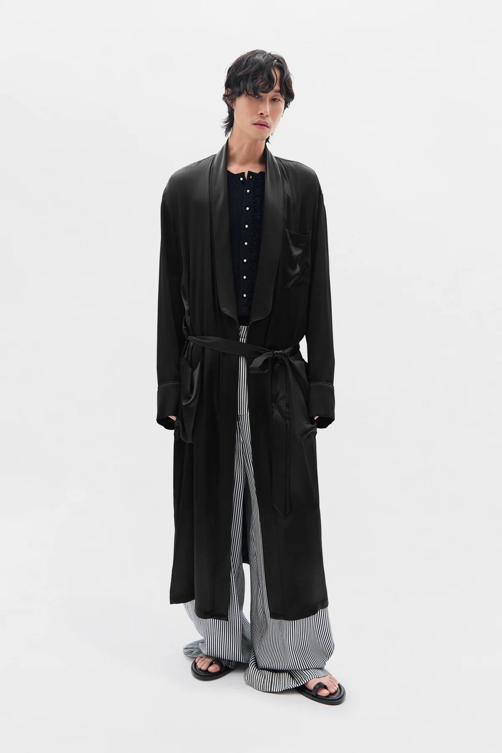 VORM FLUID BELTED LOUNGE COAT WITH "THE SOLITARY ONE" EMBROIDERY ON BACK BLACK