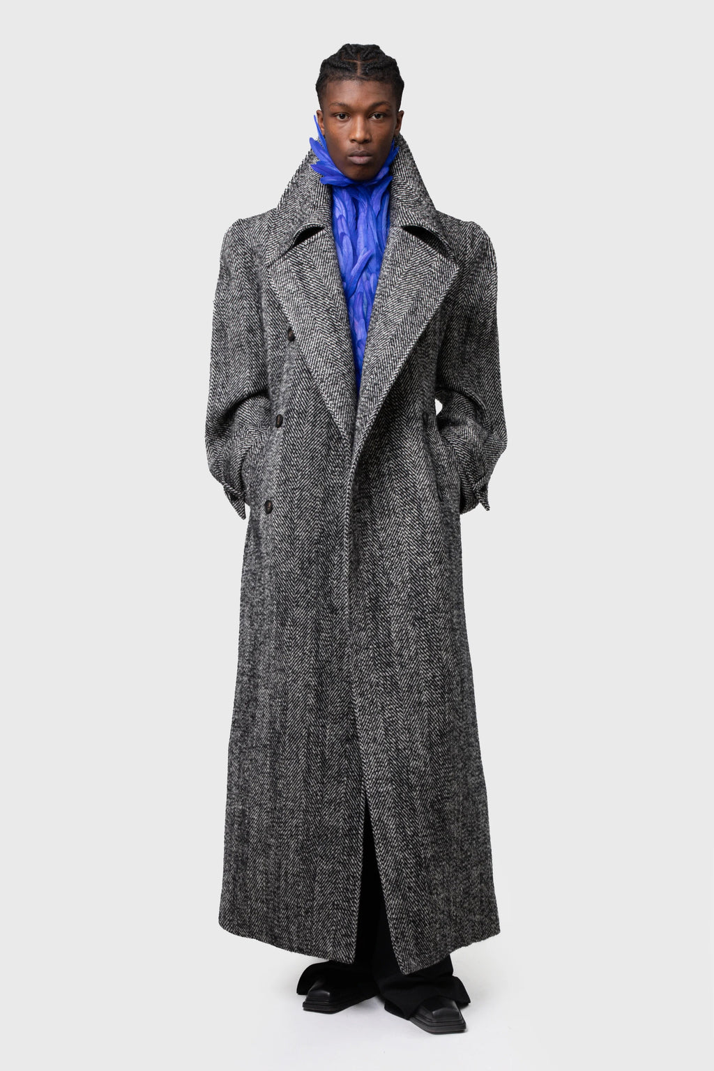 STRUCTURED RAGLAN COAT BLACK WHITE